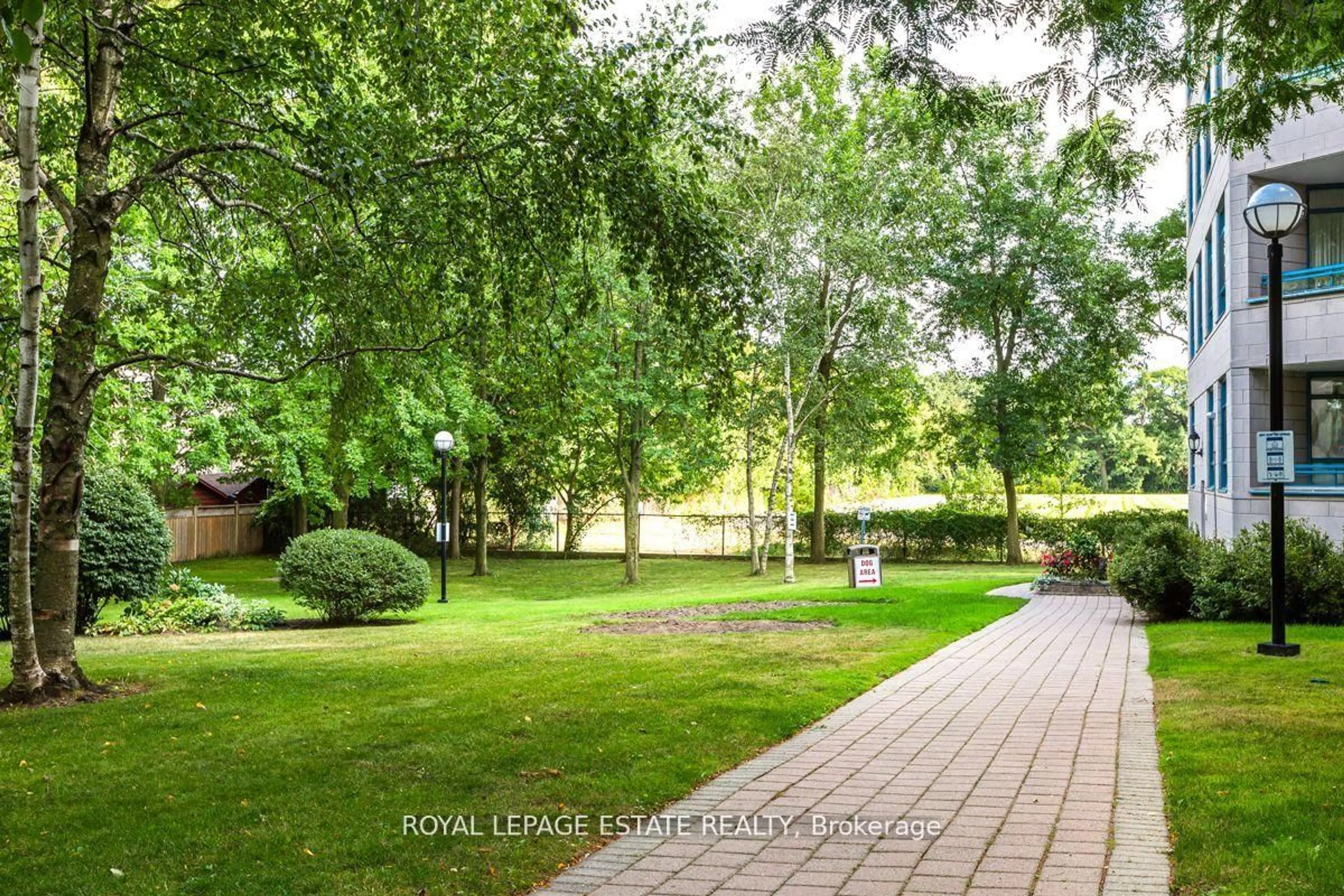 Patio, unknown for 1091 Kingston Rd #529, Toronto Ontario M1N 4E5