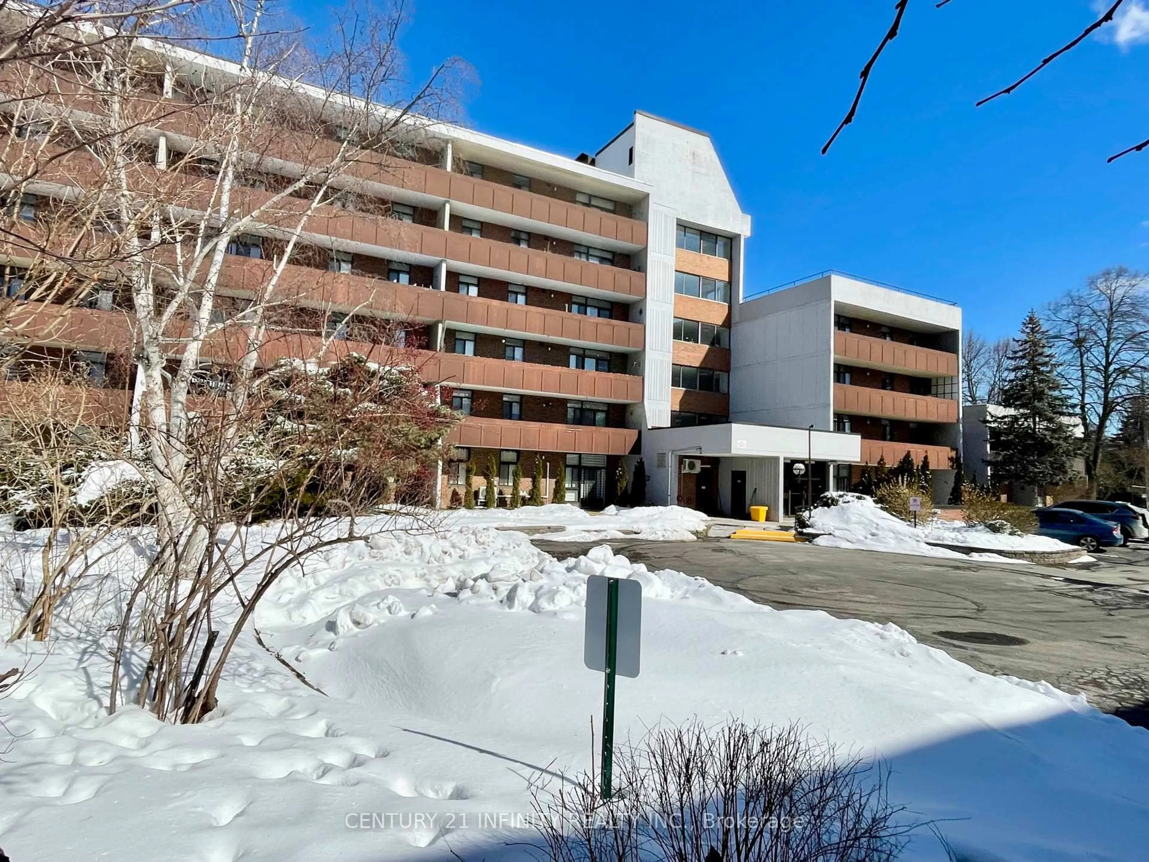 Indoor foyer for 50 Old Kingston Rd #5-606, Toronto Ontario M1E 4Y1