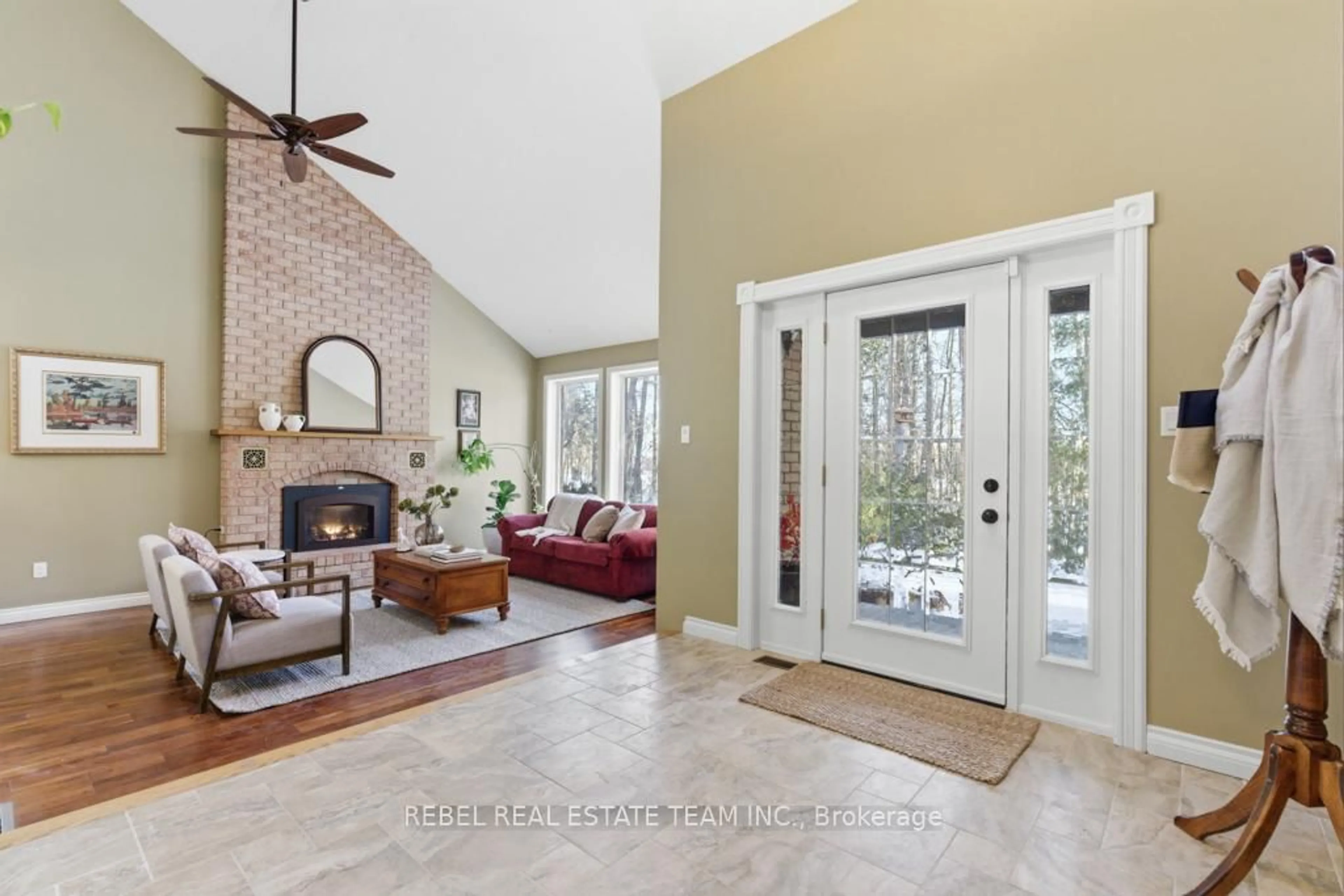 Indoor entryway for 21 Stone Sound, Scugog Ontario L9L 1P5