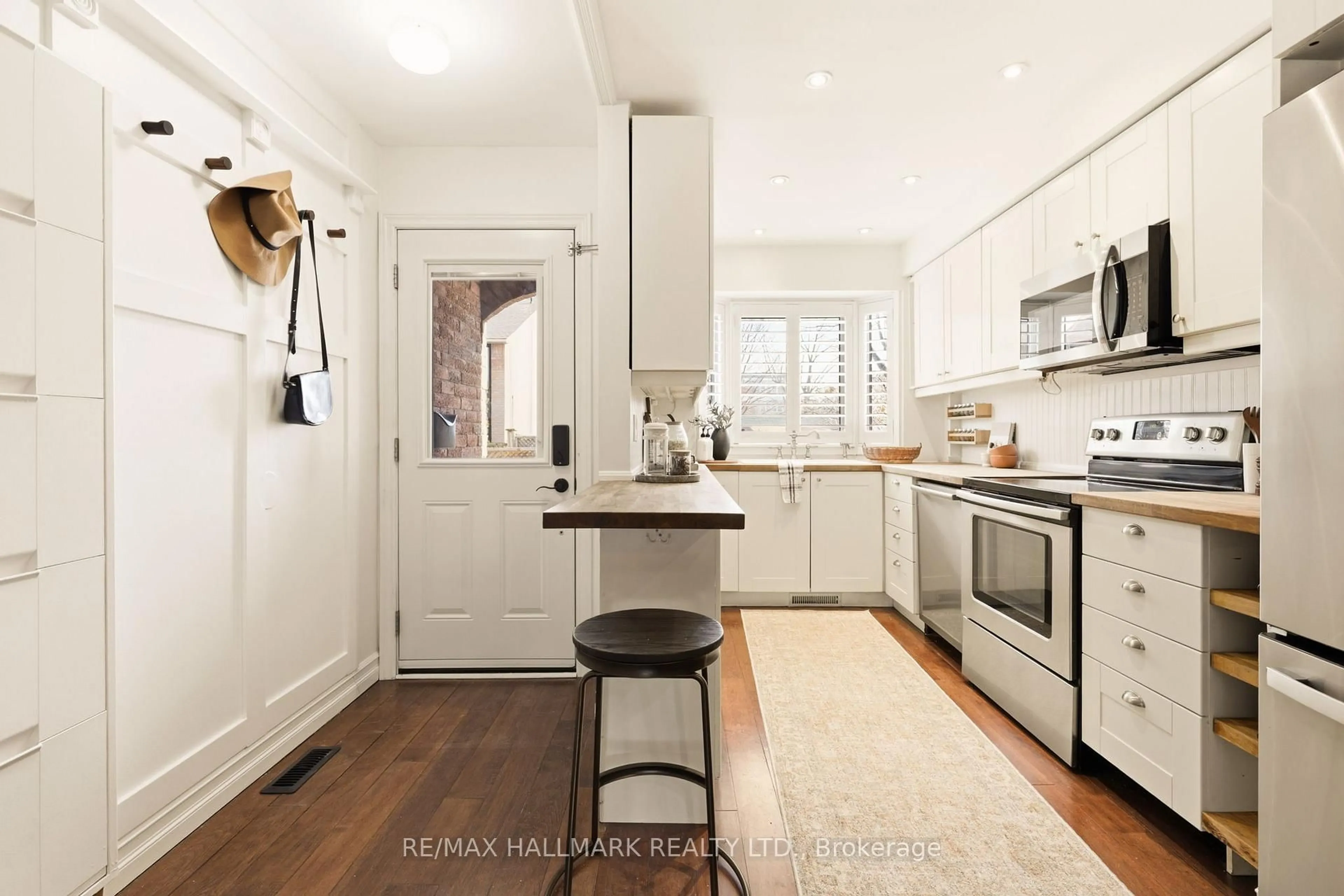 Open concept kitchen, unknown for 13 Kerr Rd #17, Toronto Ontario M4L 1K2