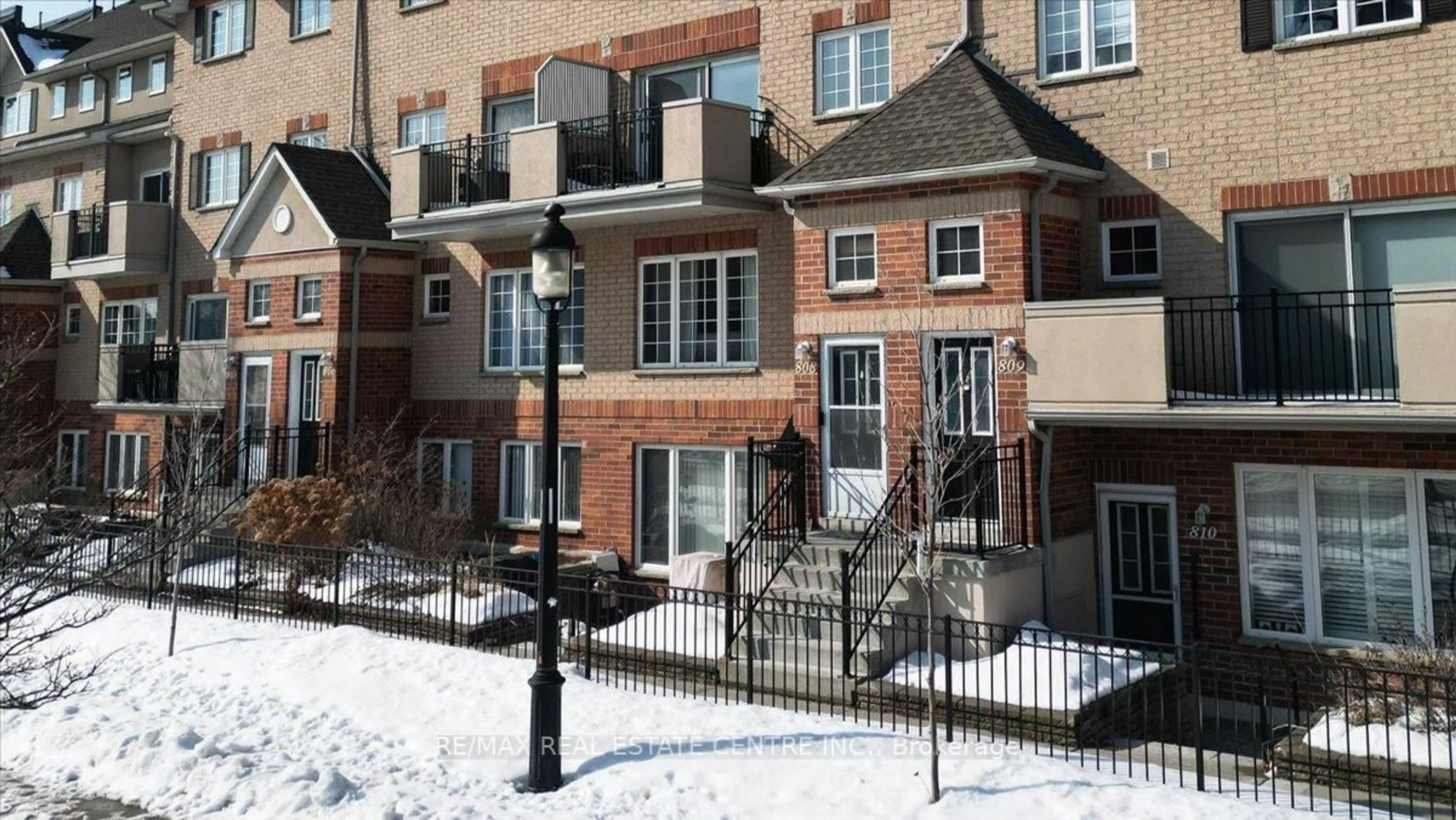 Patio, street for 1400 The Esplanade #808, Pickering Ontario L1V 6V2