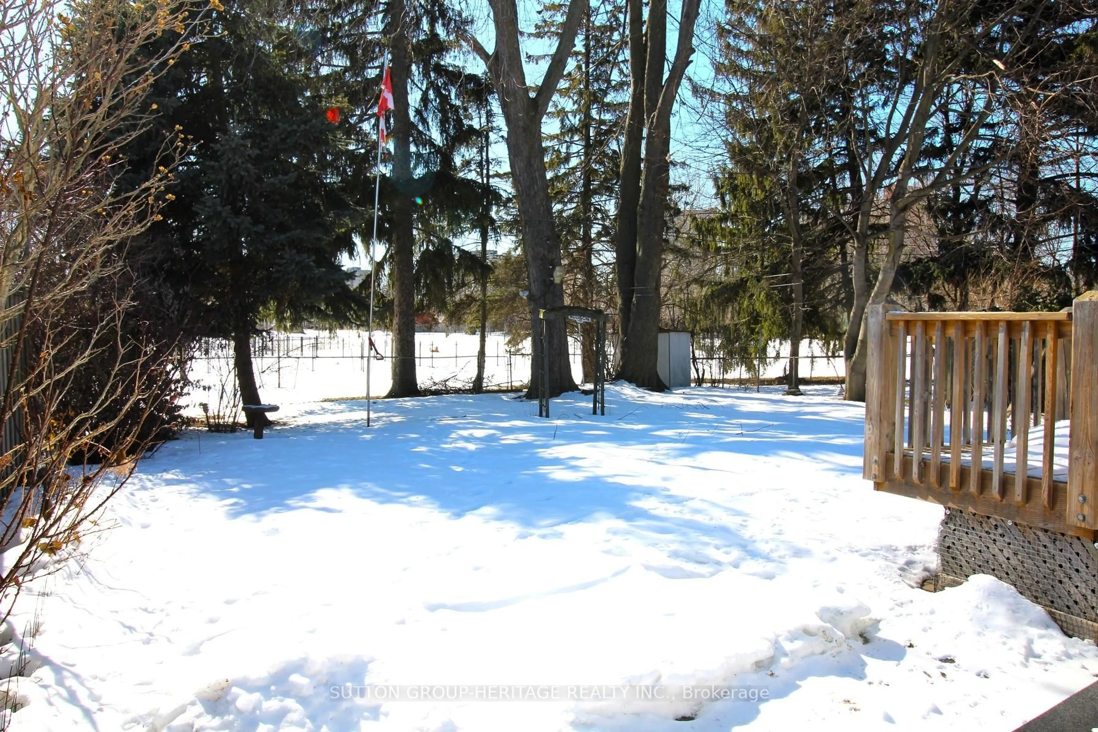 Patio, forest/trees view for 106 Kings Cres, Ajax Ontario L1S 2M7