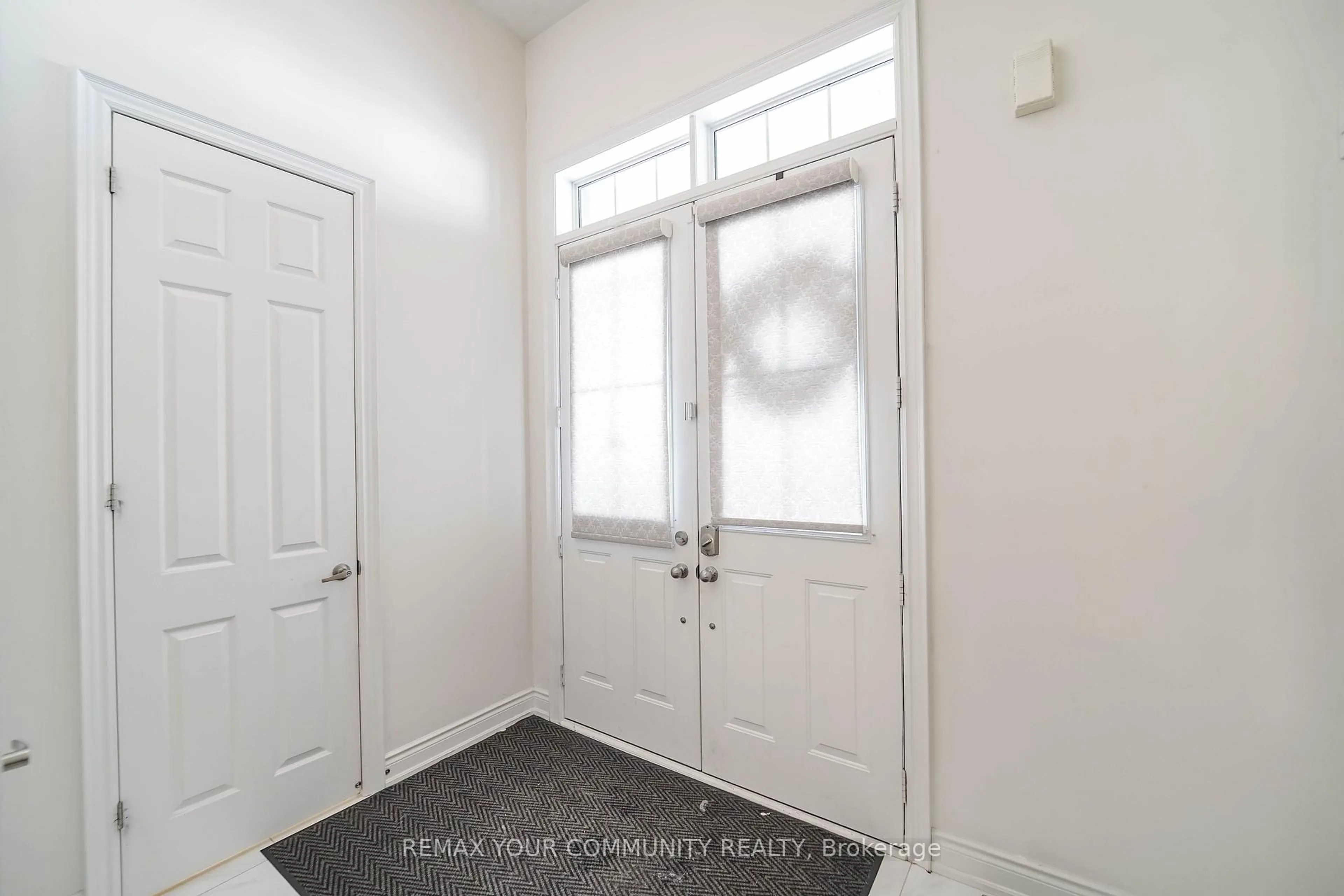 Indoor entryway for 133 MARCEL BRUNELLE Dr, Whitby Ontario L1P 0G7