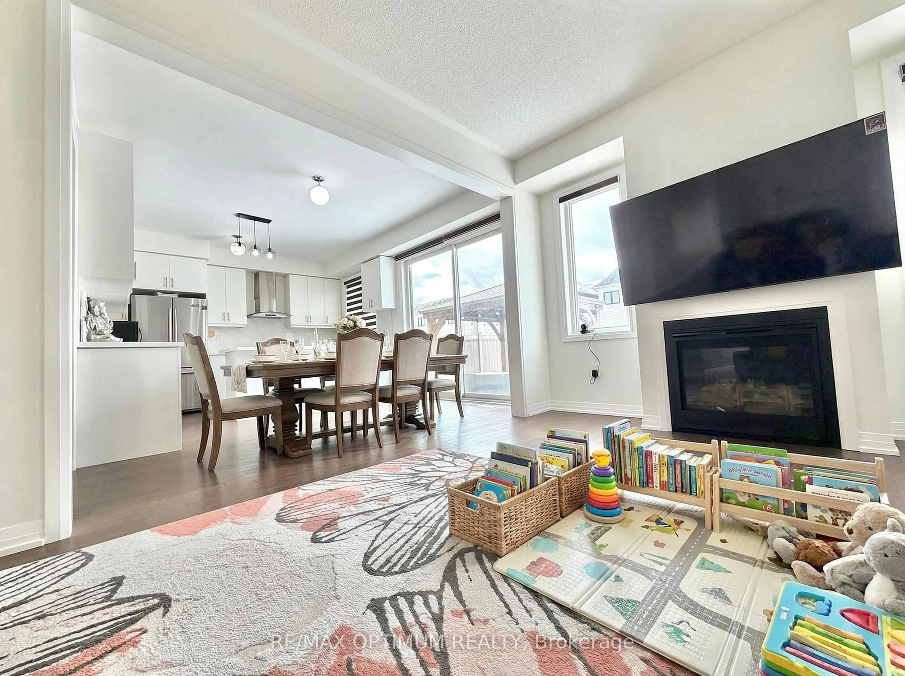 Unknown for 42 Cryderman Lane, Clarington Ontario L1C 1Z8