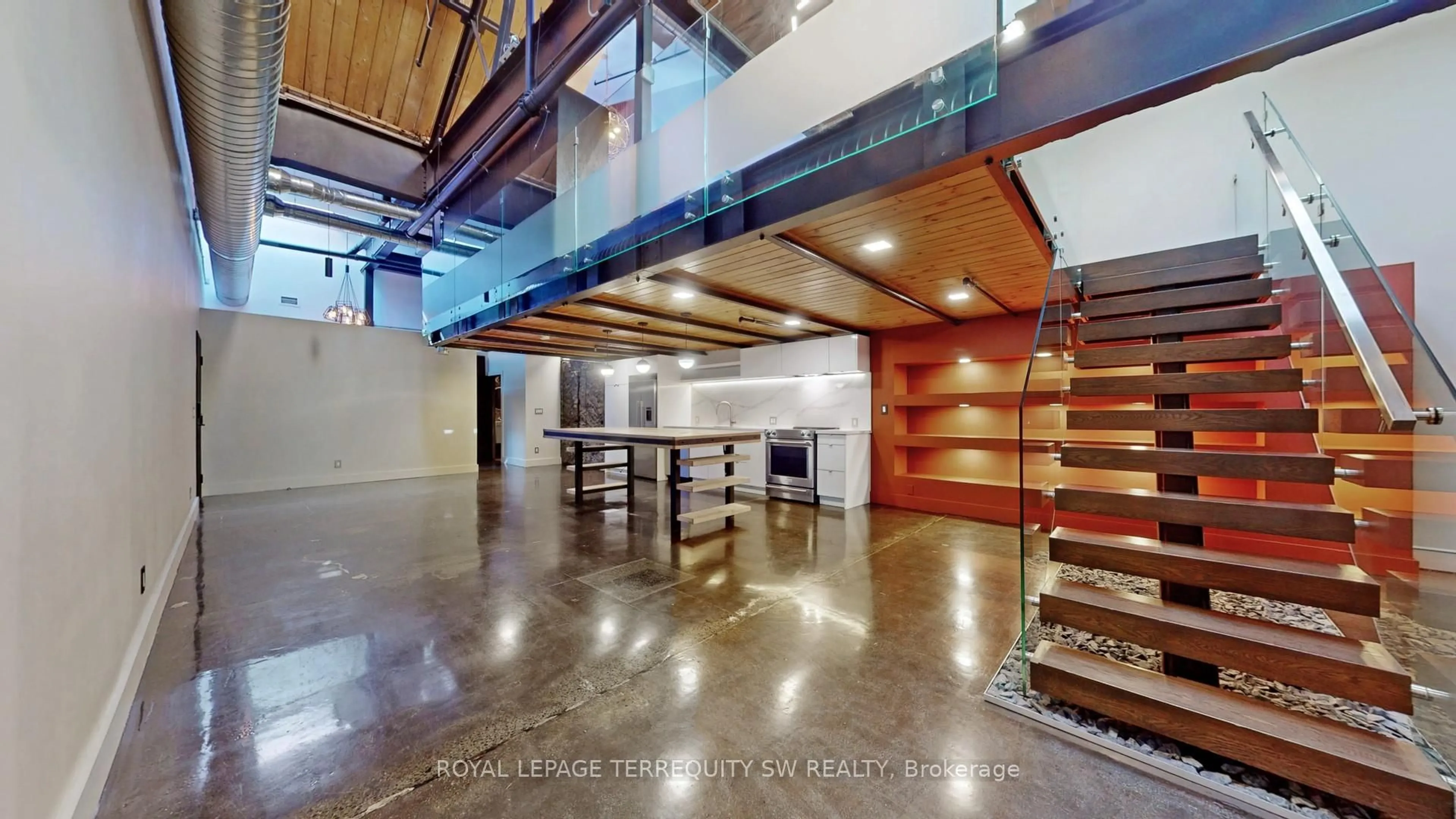 Indoor foyer for 326 Carlaw Ave #124, Toronto Ontario M4M 3N8