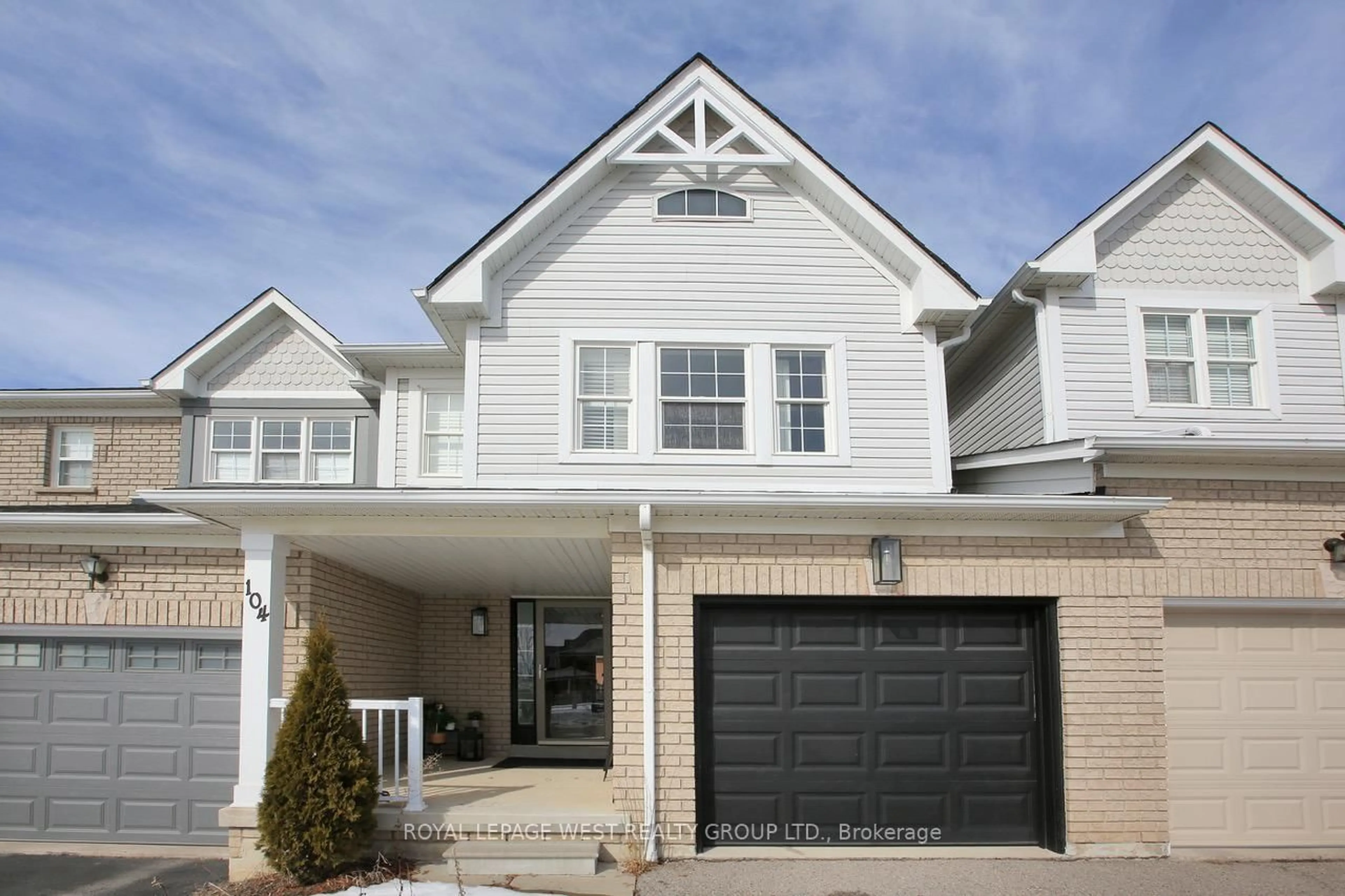 Home with vinyl exterior material, street for 104 Kirkland Pl, Whitby Ontario L1P 1W9