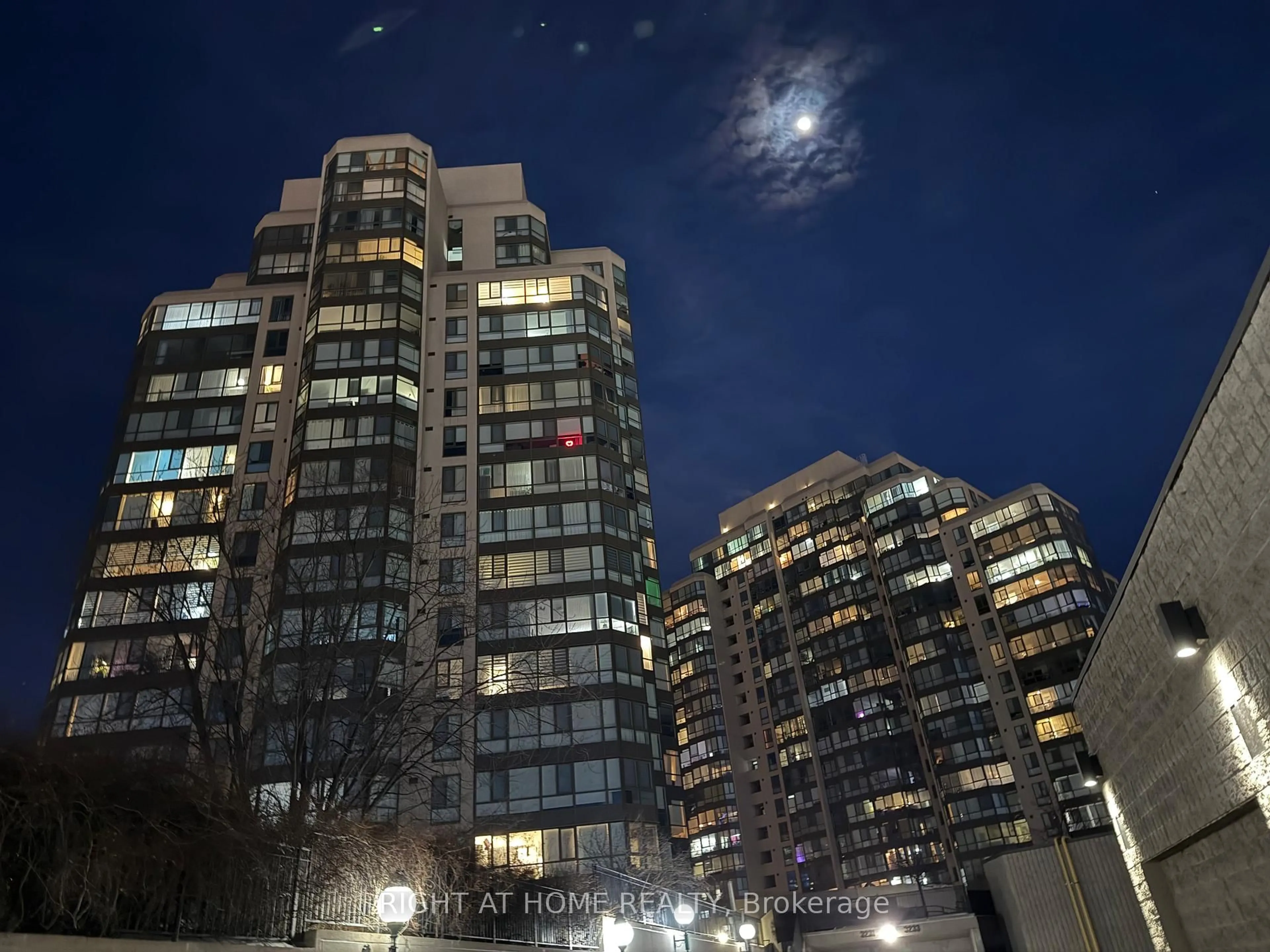 Blurry image for 3231 Eglinton Ave #1206, Toronto Ontario M1J 3N5