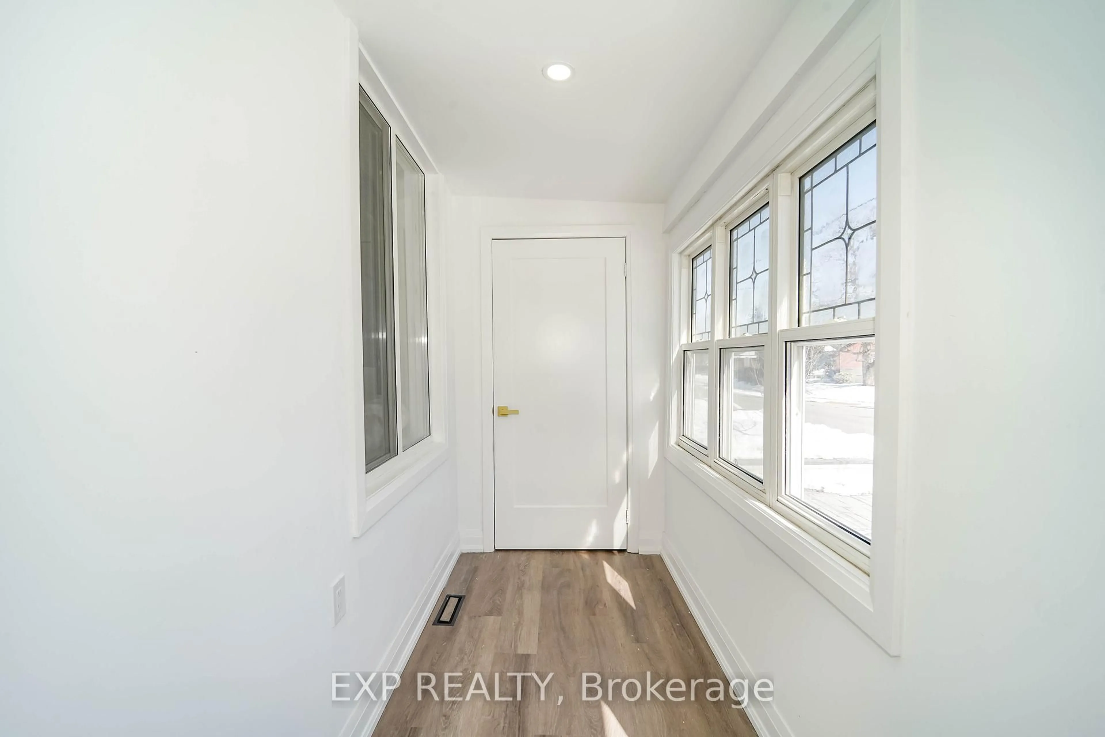 Indoor entryway for 224 Aylesworth Ave, Toronto Ontario M1N 2J6
