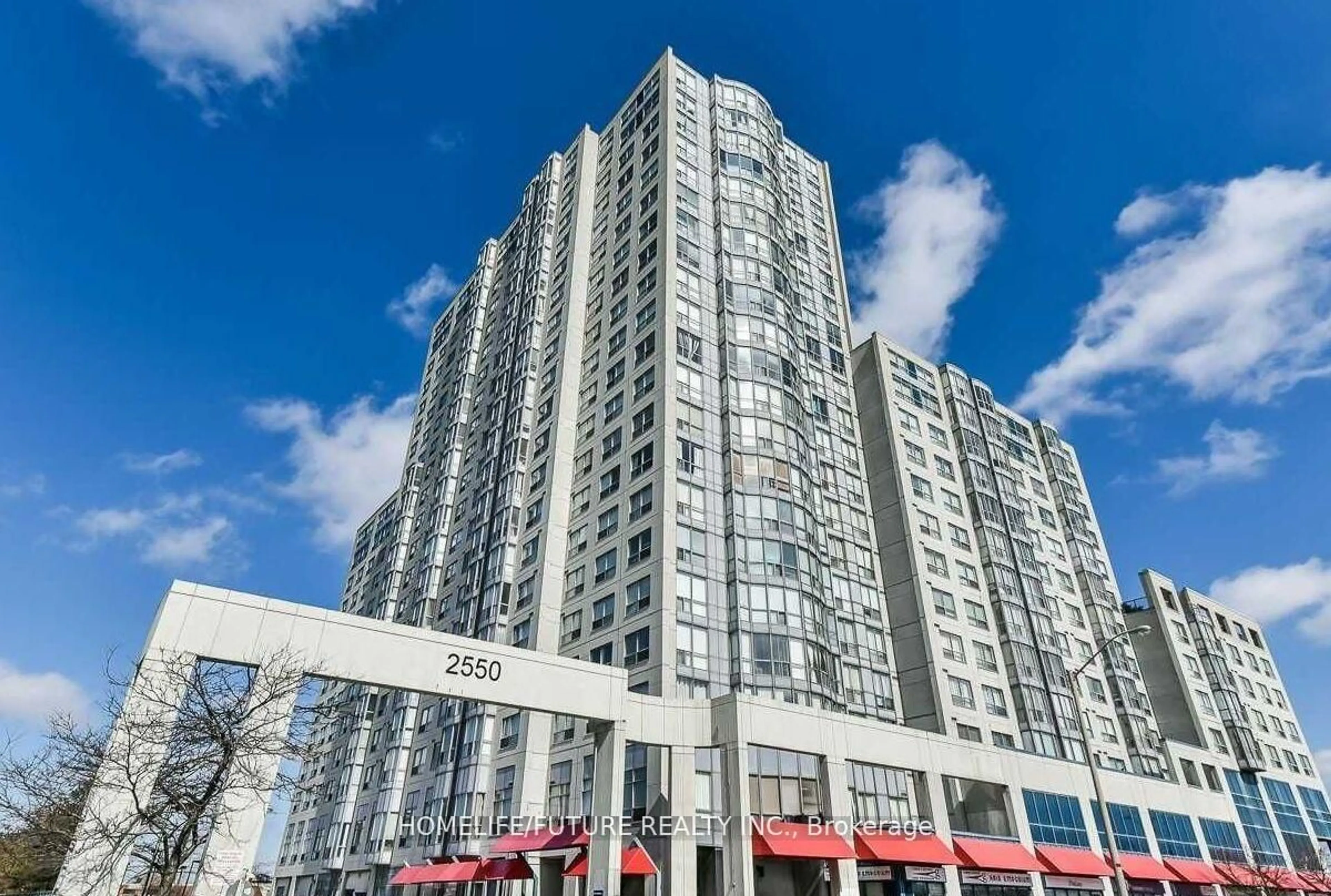 Indoor foyer for 2550 Lawrence Ave #2209, Toronto Ontario M1P 4Z3