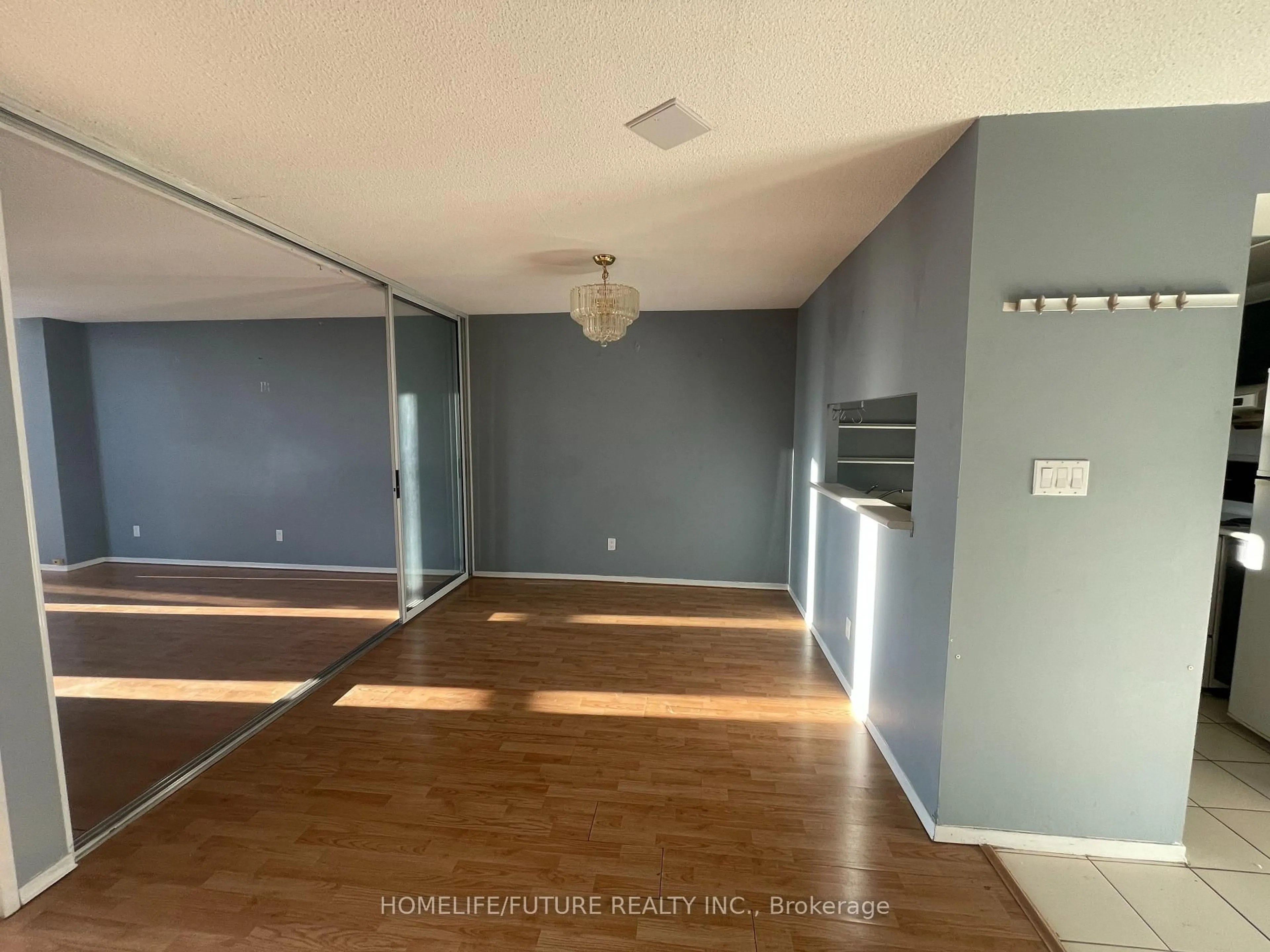 A pic of a room for 2550 Lawrence Ave #2209, Toronto Ontario M1P 4Z3