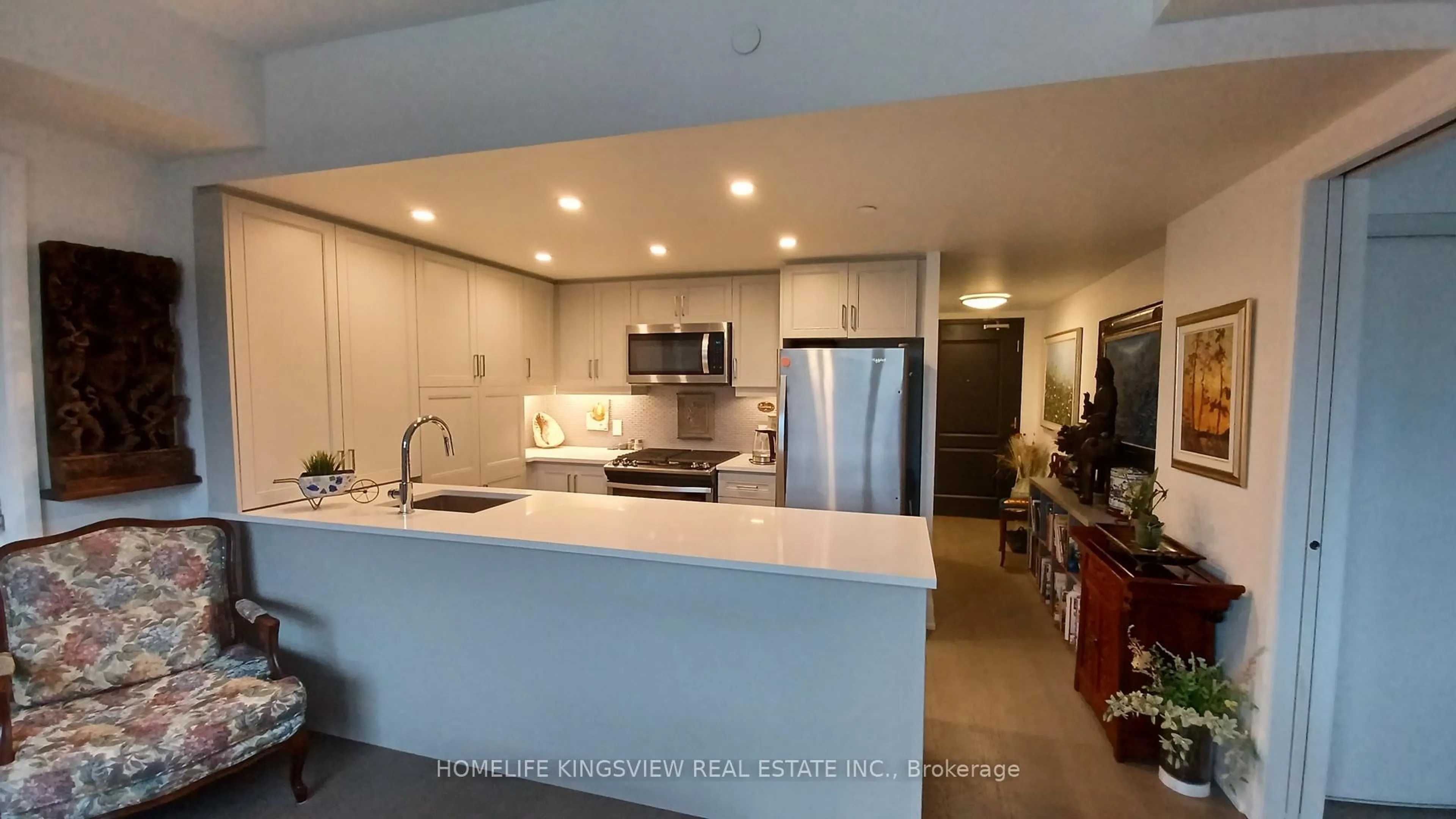 Open concept kitchen, ceramic/tile floor for 1400 Kingston Rd #501, Toronto Ontario M1N 0C2