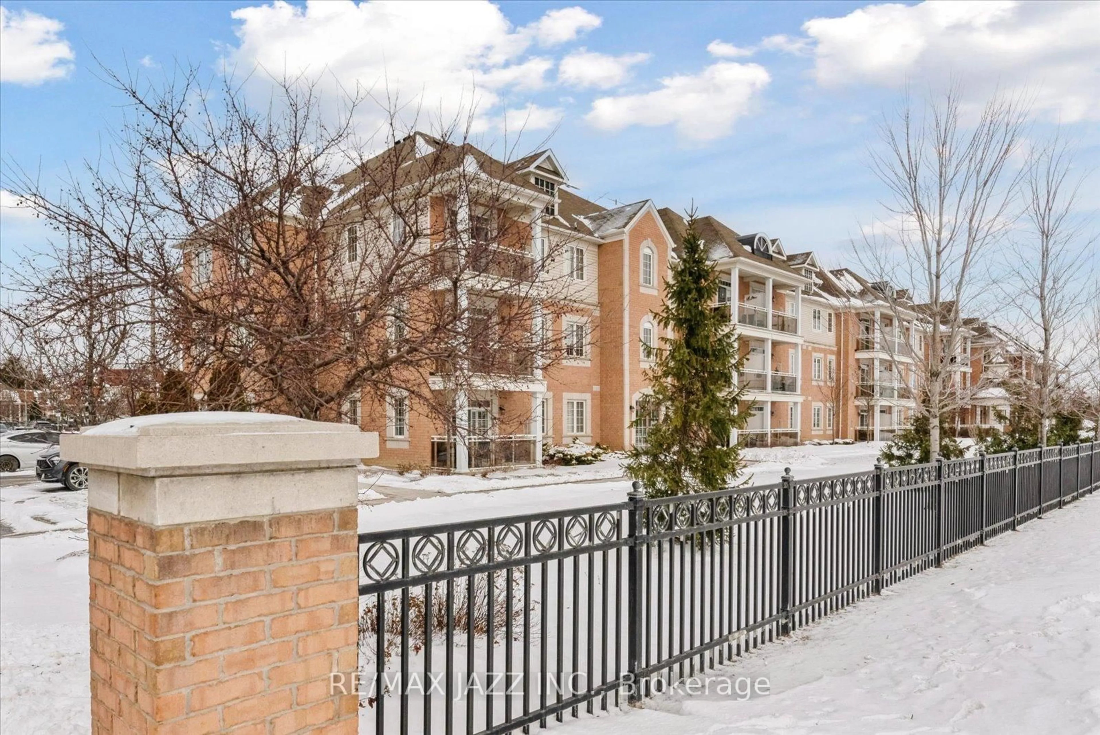 Unknown for 54 Harvey Johnston Way #312, Whitby Ontario L1M 0J7