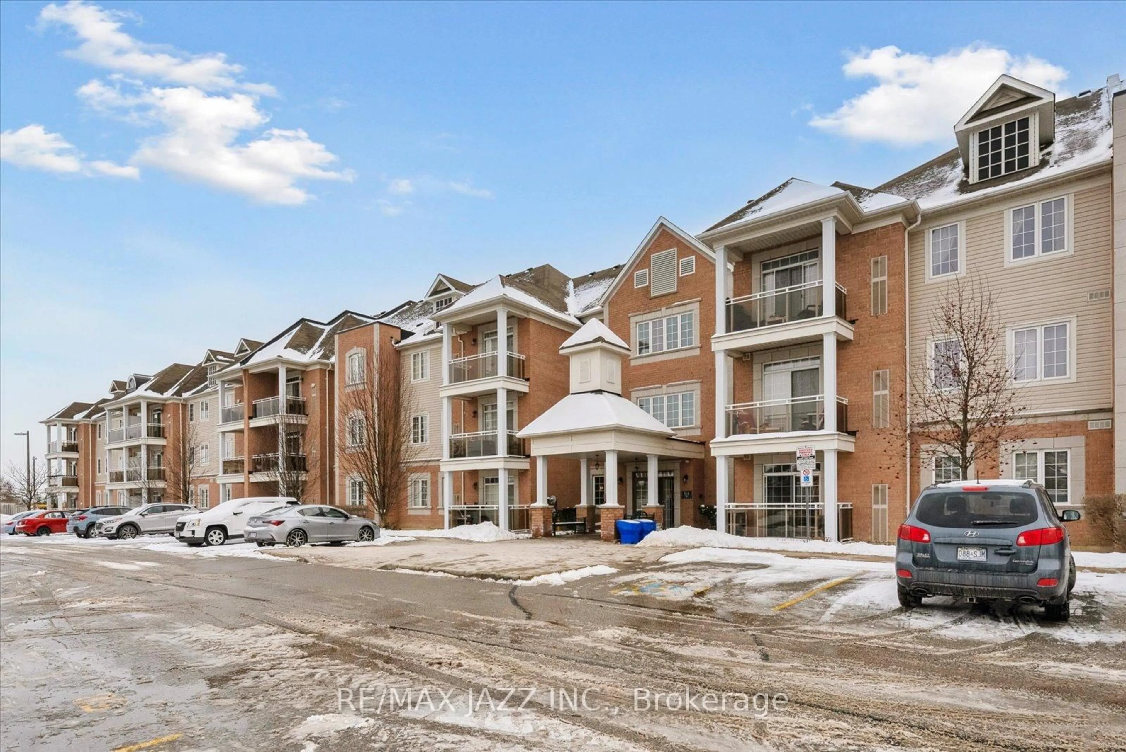 Unknown for 54 Harvey Johnston Way #312, Whitby Ontario L1M 0J7