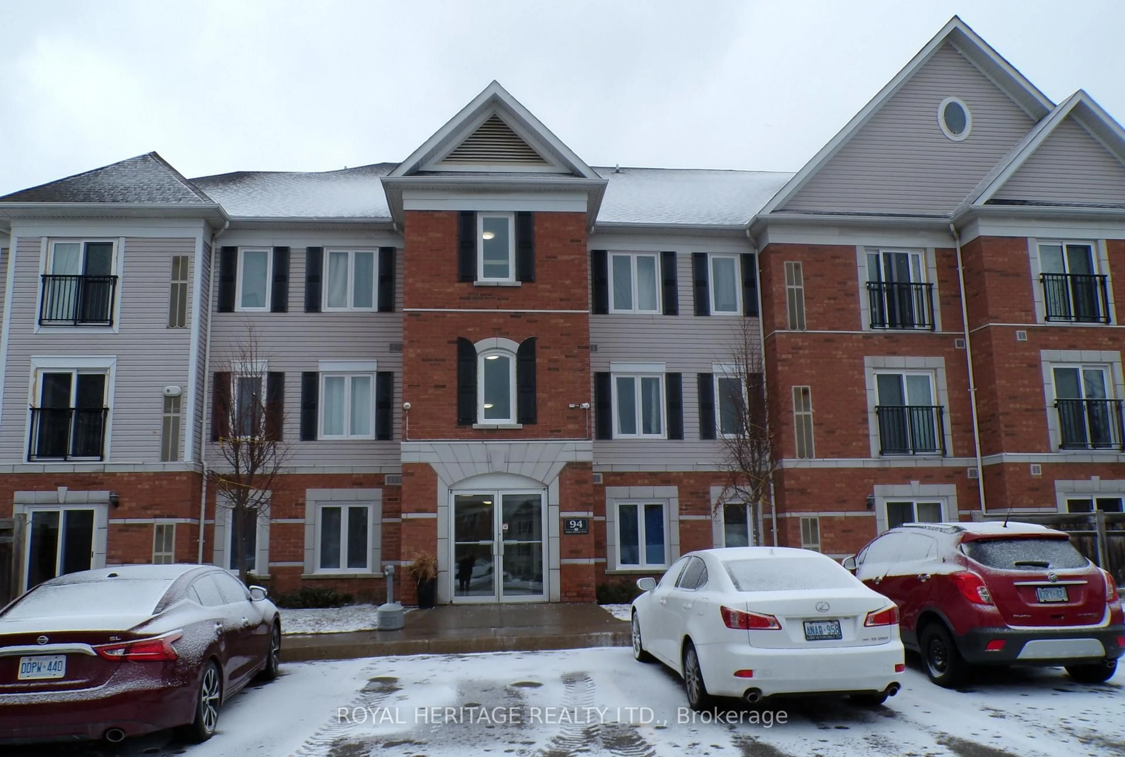 A pic from outside/outdoor area/front of a property/back of a property/a pic from drone, unknown for 94 Aspen Springs Dr #106, Clarington Ontario L1C 5N4