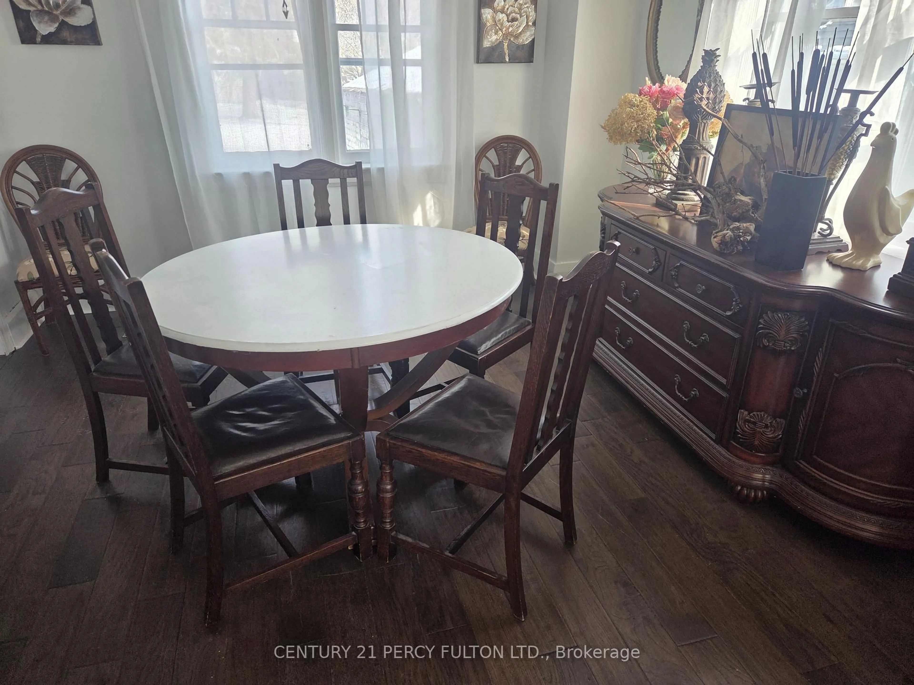 Dining room, wood/laminate floor for 61 Gibbons St, Oshawa Ontario L1J 4Y1