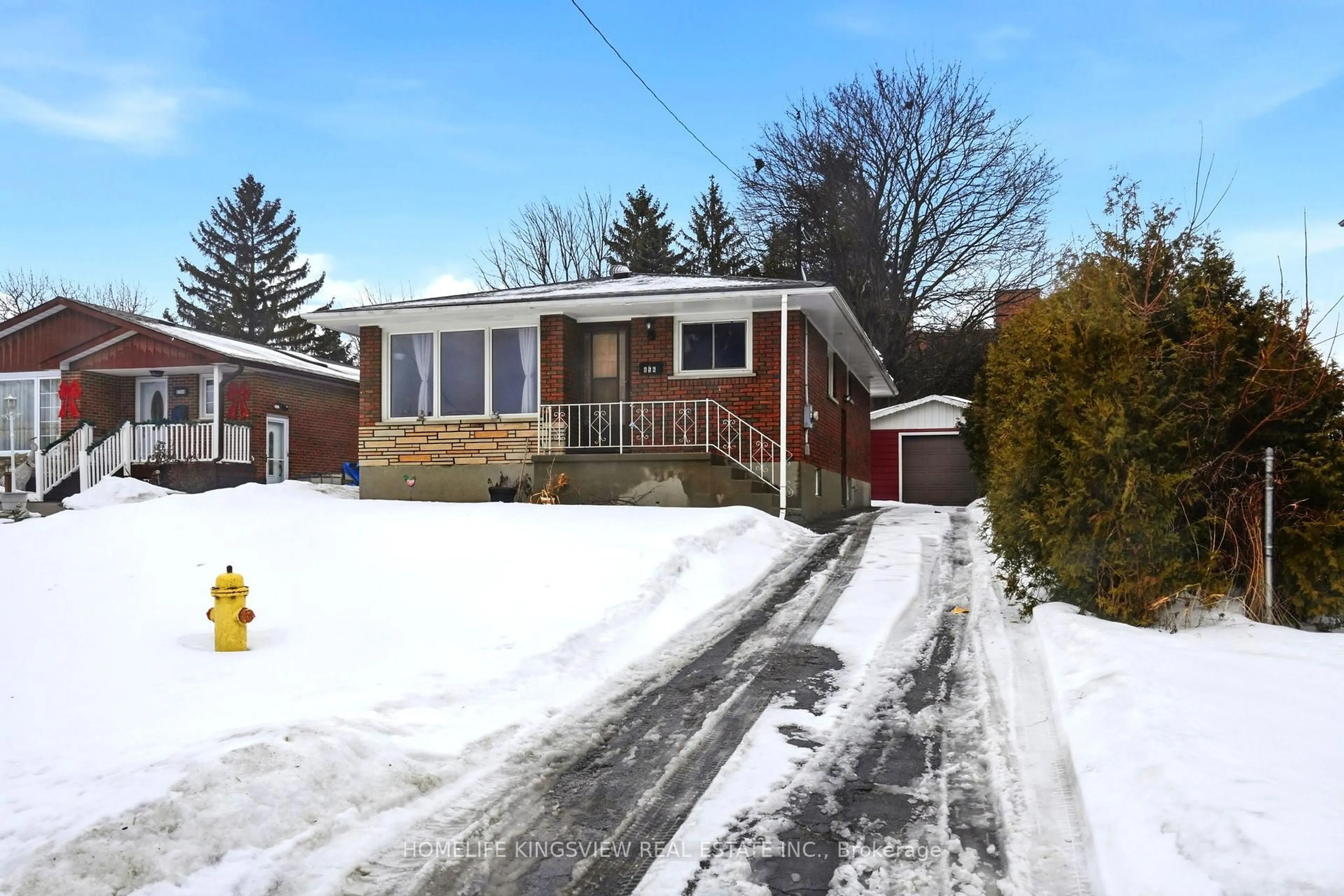 Unknown for 656 Athol St, Oshawa Ontario L1H 1M3