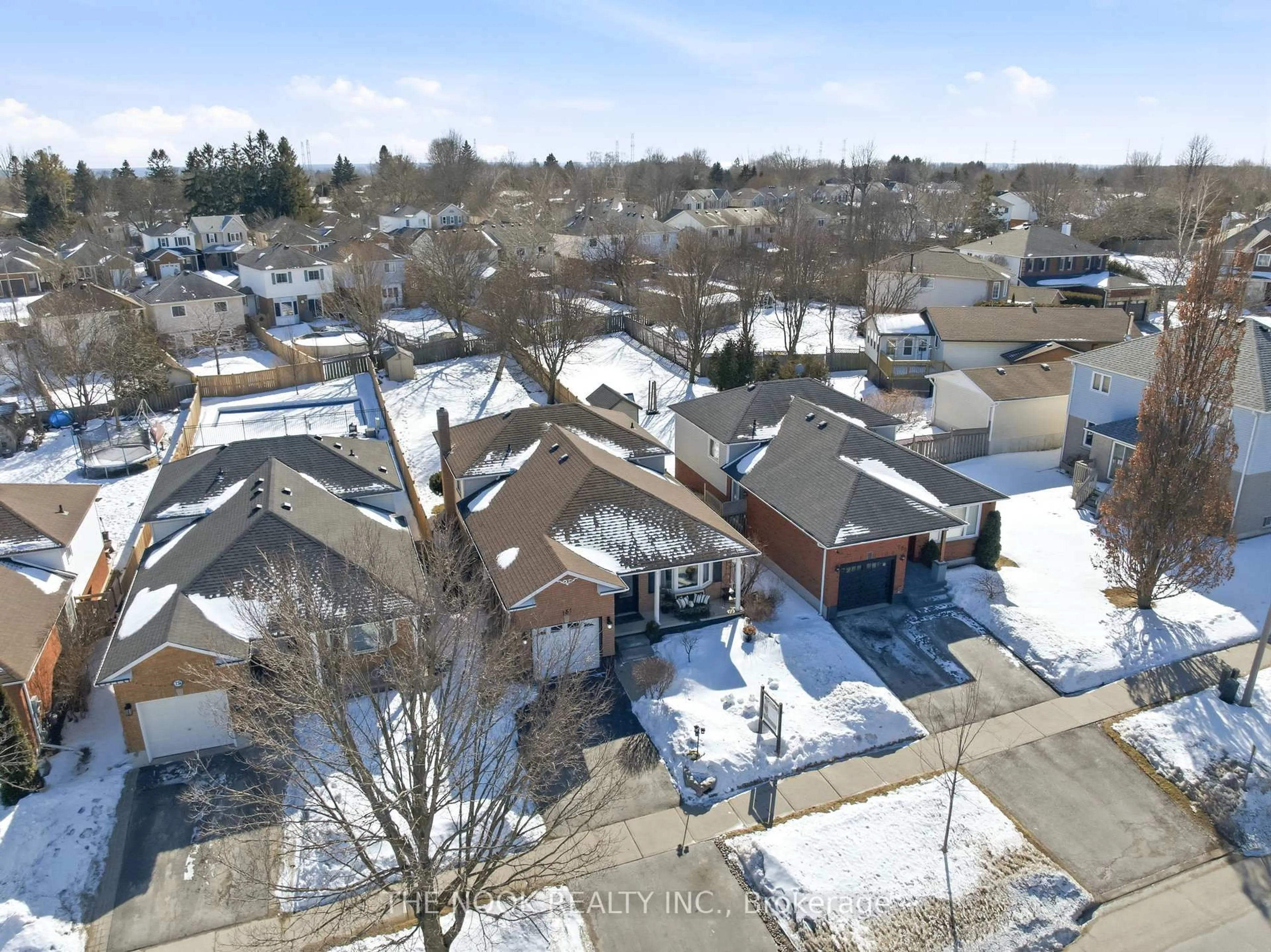 A pic from outside/outdoor area/front of a property/back of a property/a pic from drone, street for 181 Edward St, Clarington Ontario L1B 1E6
