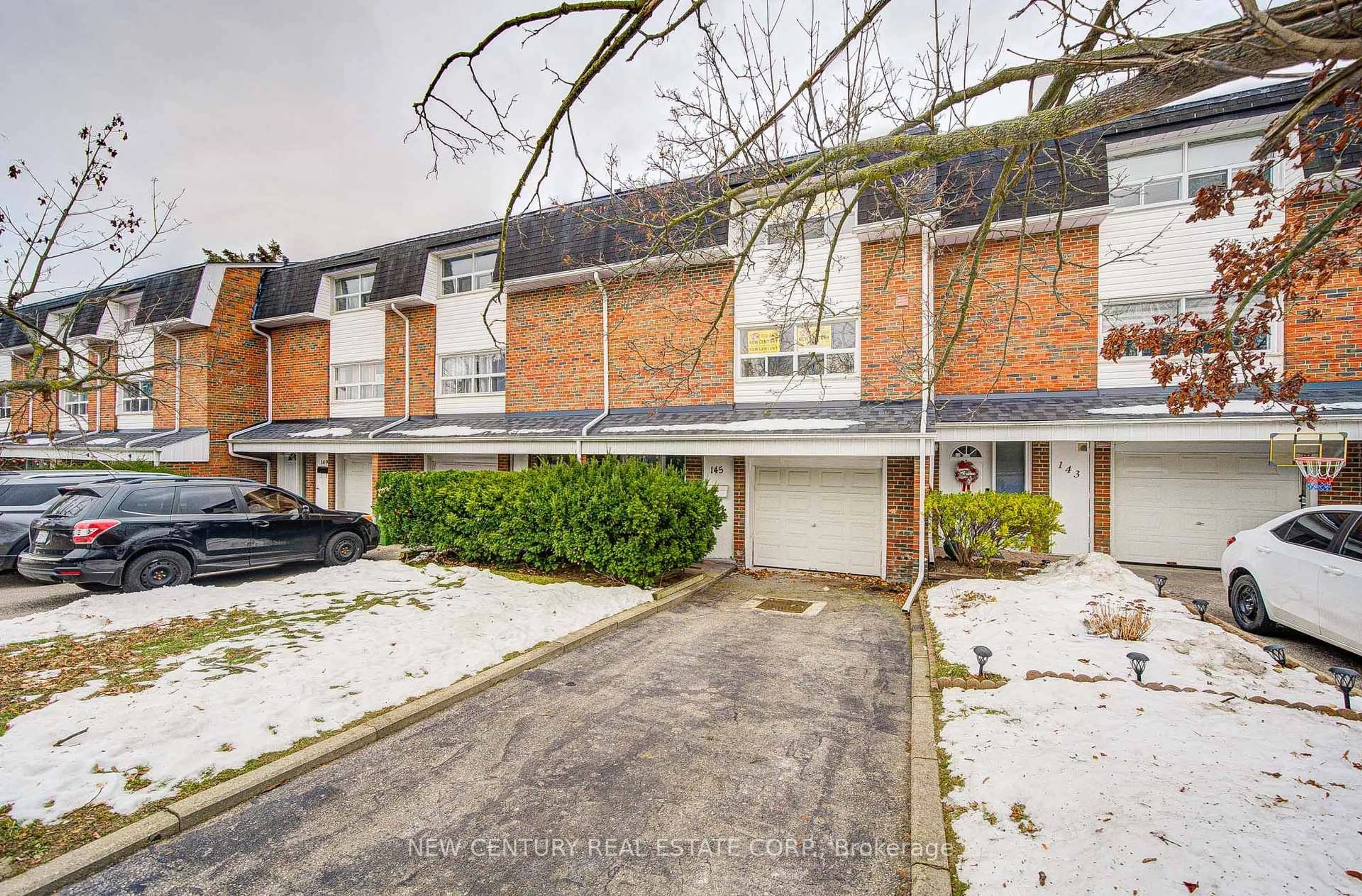 A pic from outside/outdoor area/front of a property/back of a property/a pic from drone, street for 145 Purpledusk Tr, Toronto Ontario M1E 4C9