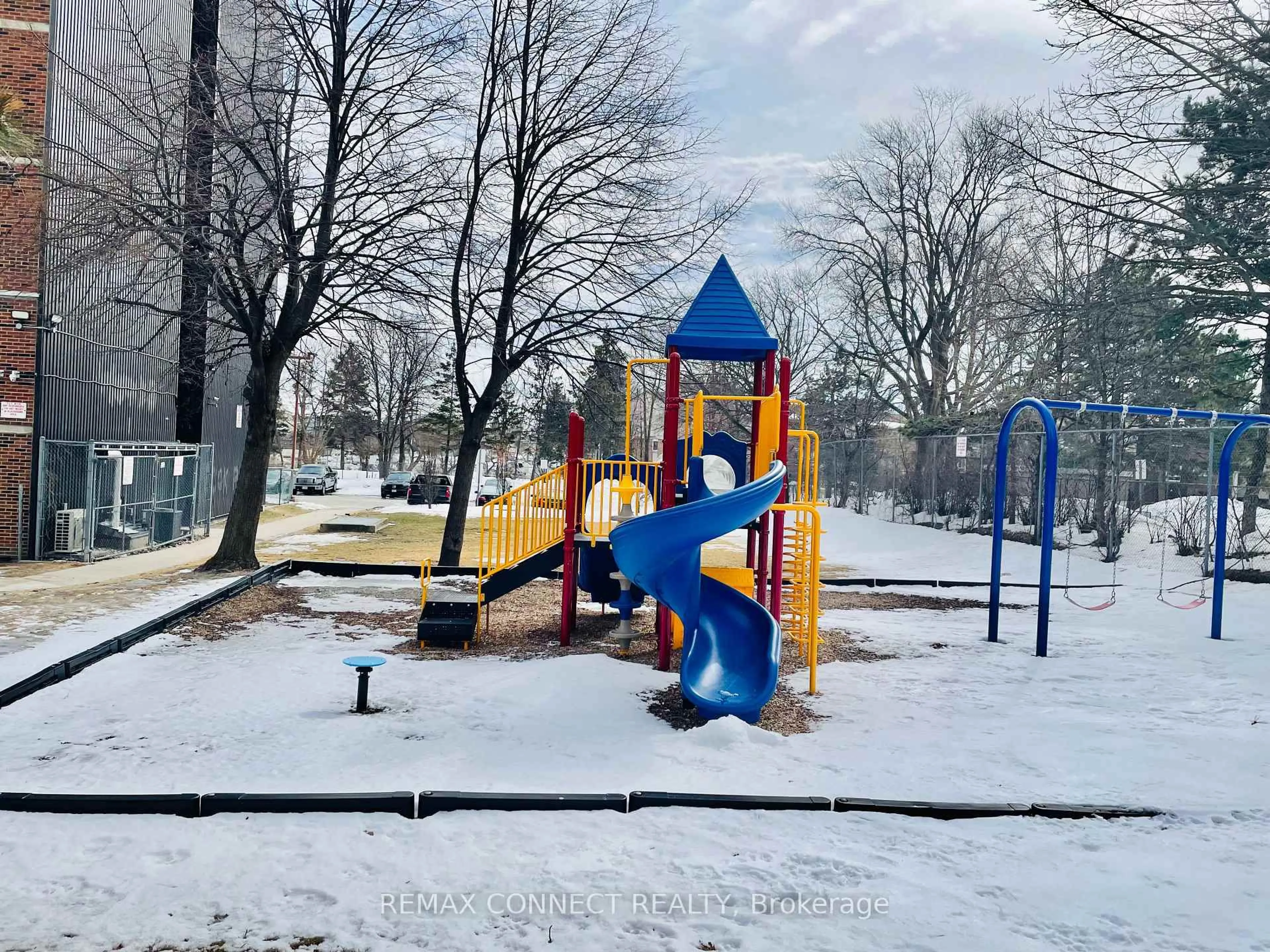 Blurry image for 1950 Kennedy Rd #909, Toronto Ontario M1P 4S9