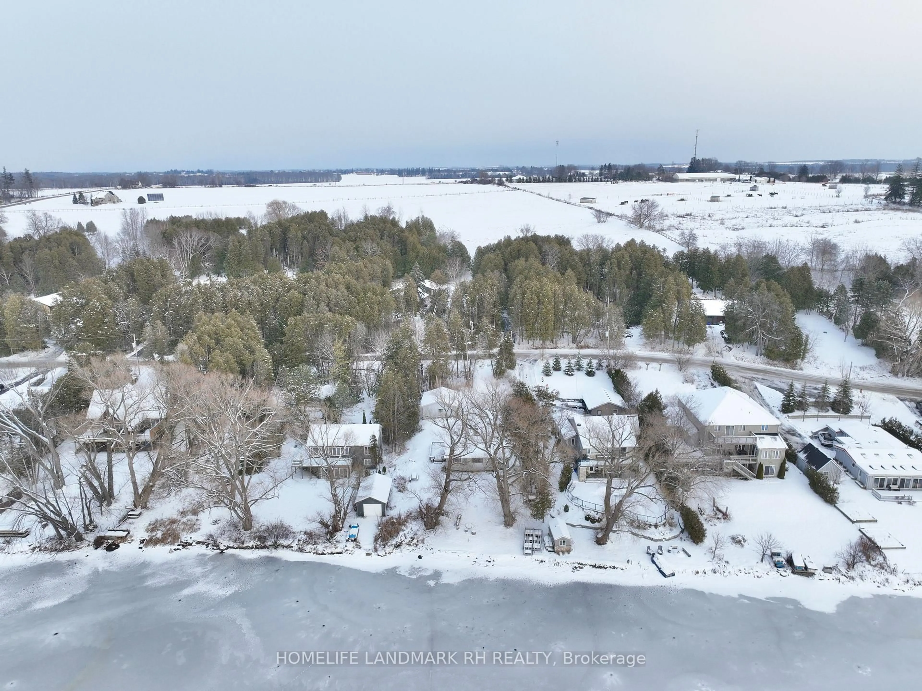 A pic from outside/outdoor area/front of a property/back of a property/a pic from drone, water/lake/river/ocean view for 260 Portview Rd, Scugog Ontario L9L 1B4