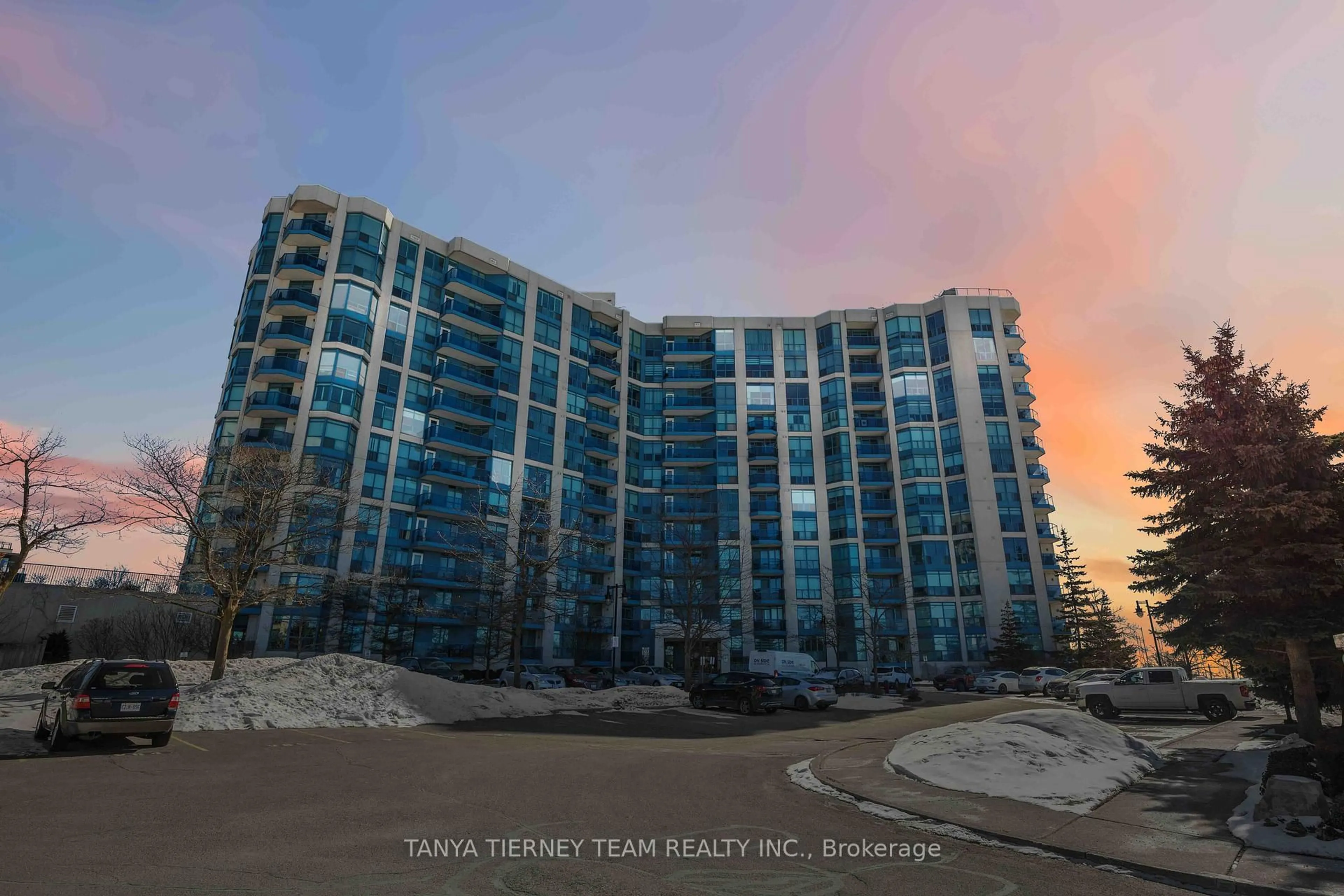 A pic from outside/outdoor area/front of a property/back of a property/a pic from drone, unknown for 340 Watson St #903, Whitby Ontario L1N 9G1