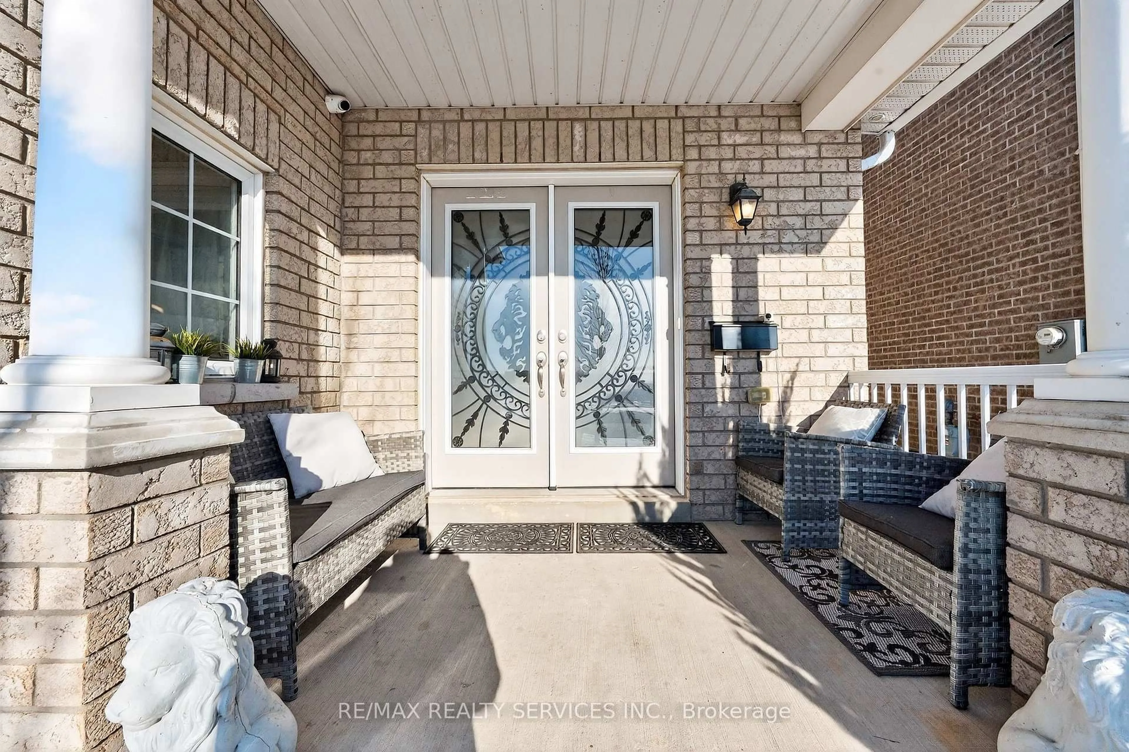 Indoor entryway for 57 Sharplin Dr, Ajax Ontario L1Z 0C6