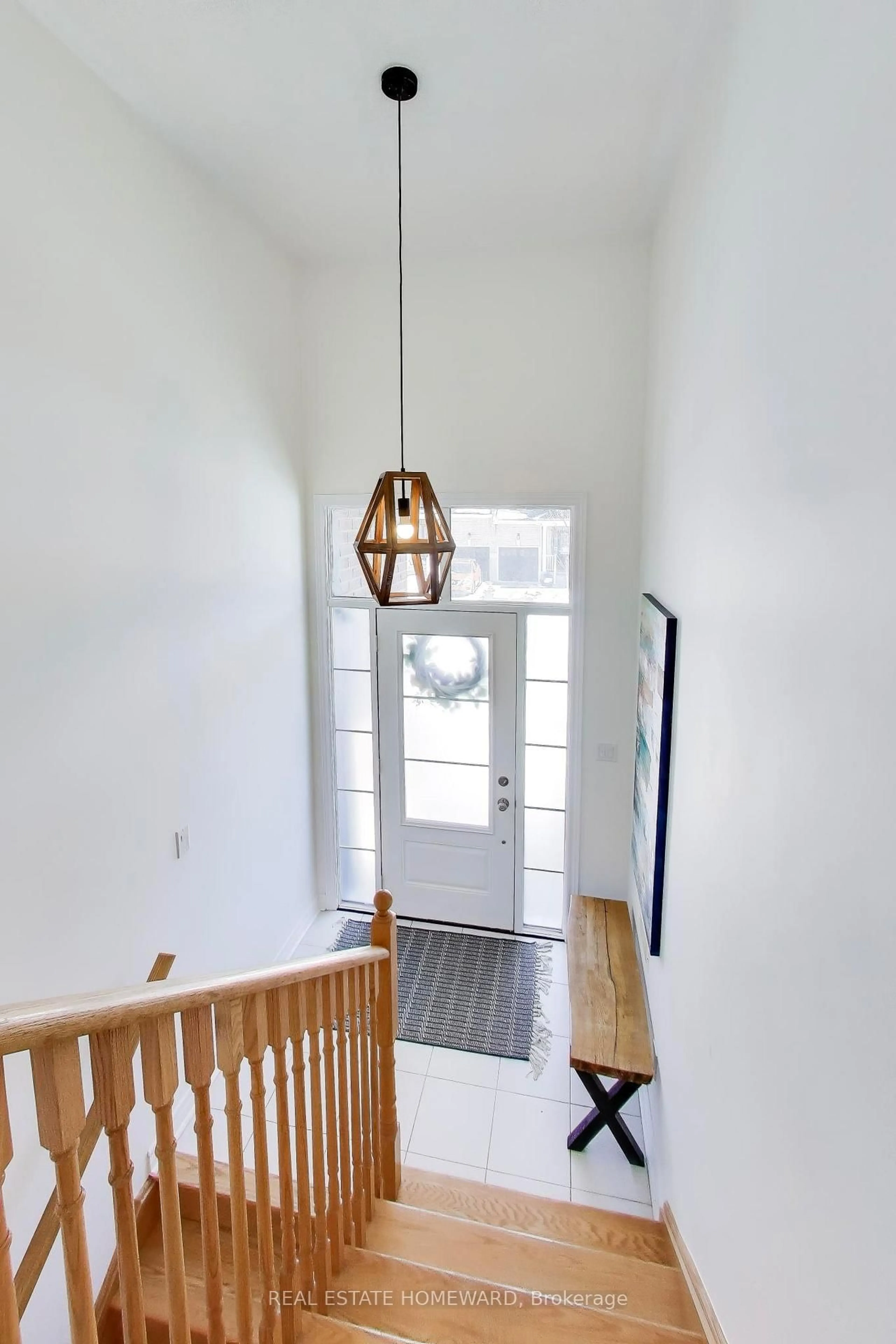 Indoor entryway for 2608 Cerise Manr, Pickering Ontario L1X 0G8