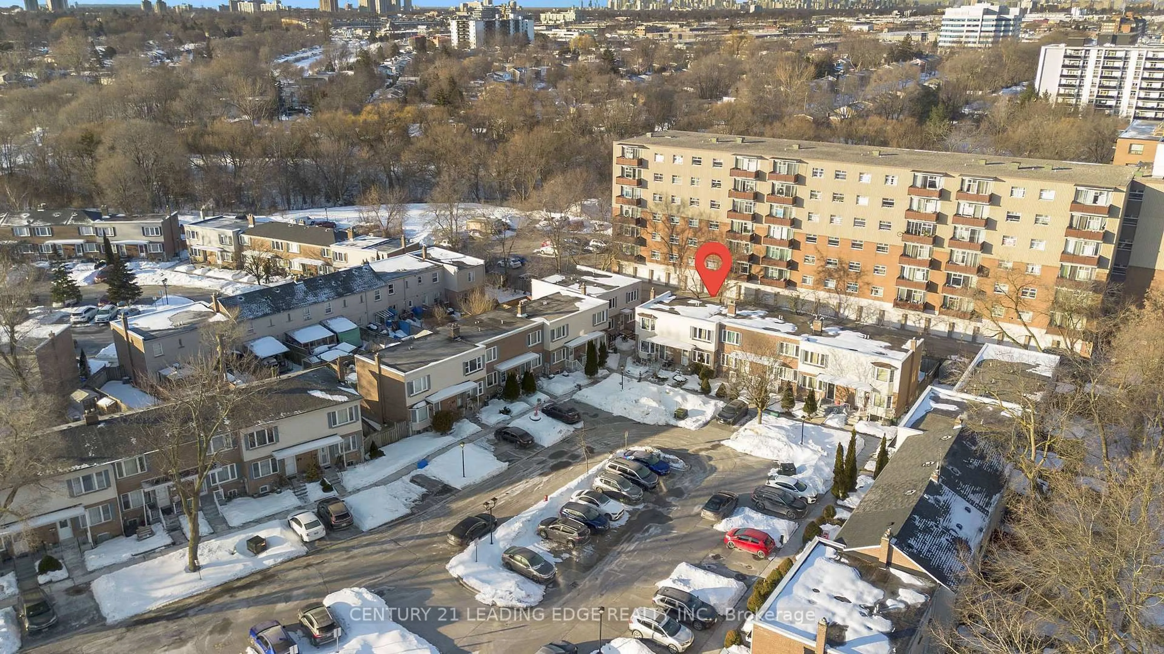 A pic from outside/outdoor area/front of a property/back of a property/a pic from drone, city buildings view from balcony for 740 Kennedy Rd #57, Toronto Ontario M1K 2C5