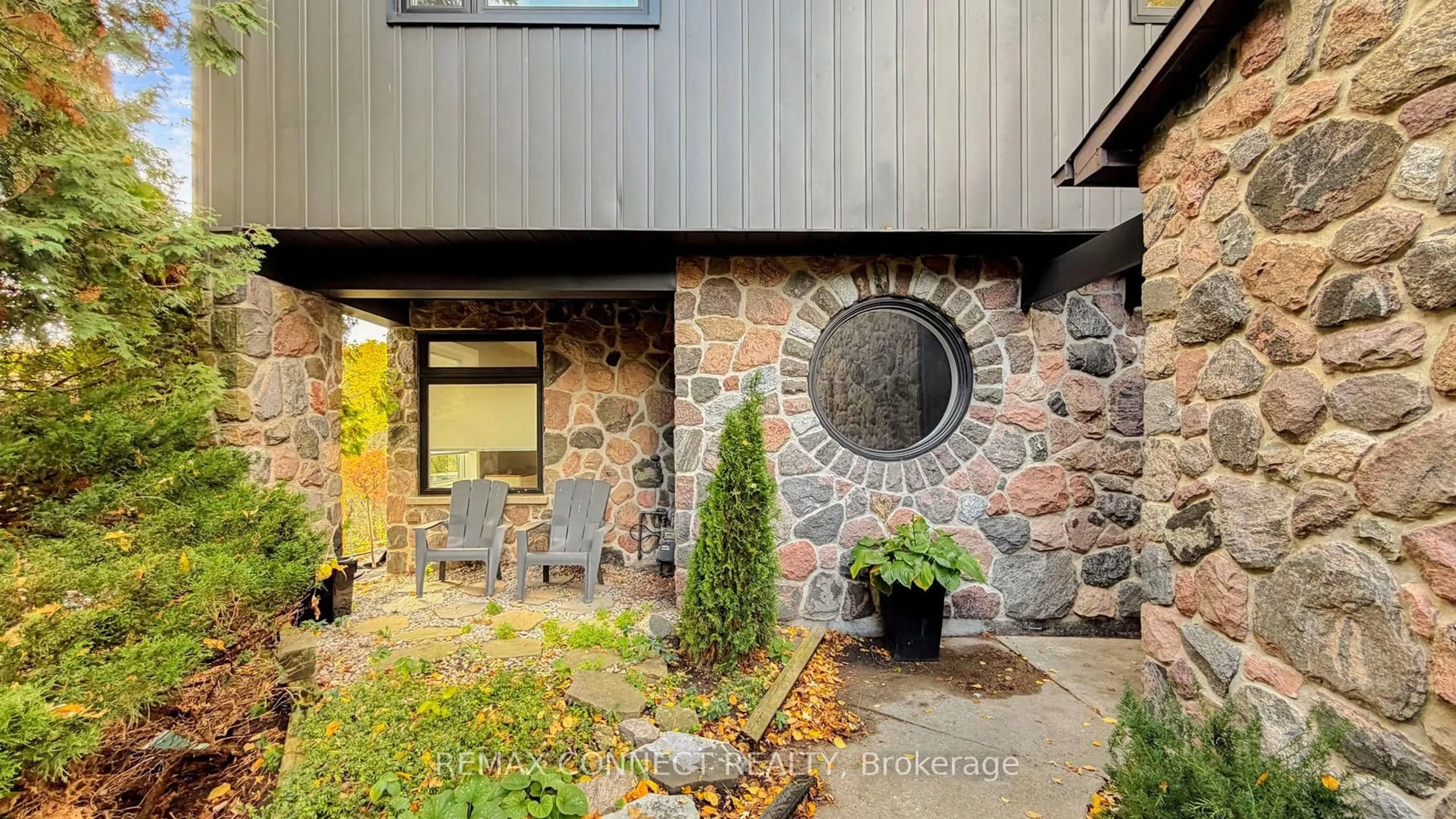 Patio, street for 1406 Old Forest Rd, Pickering Ontario L1V 1N7