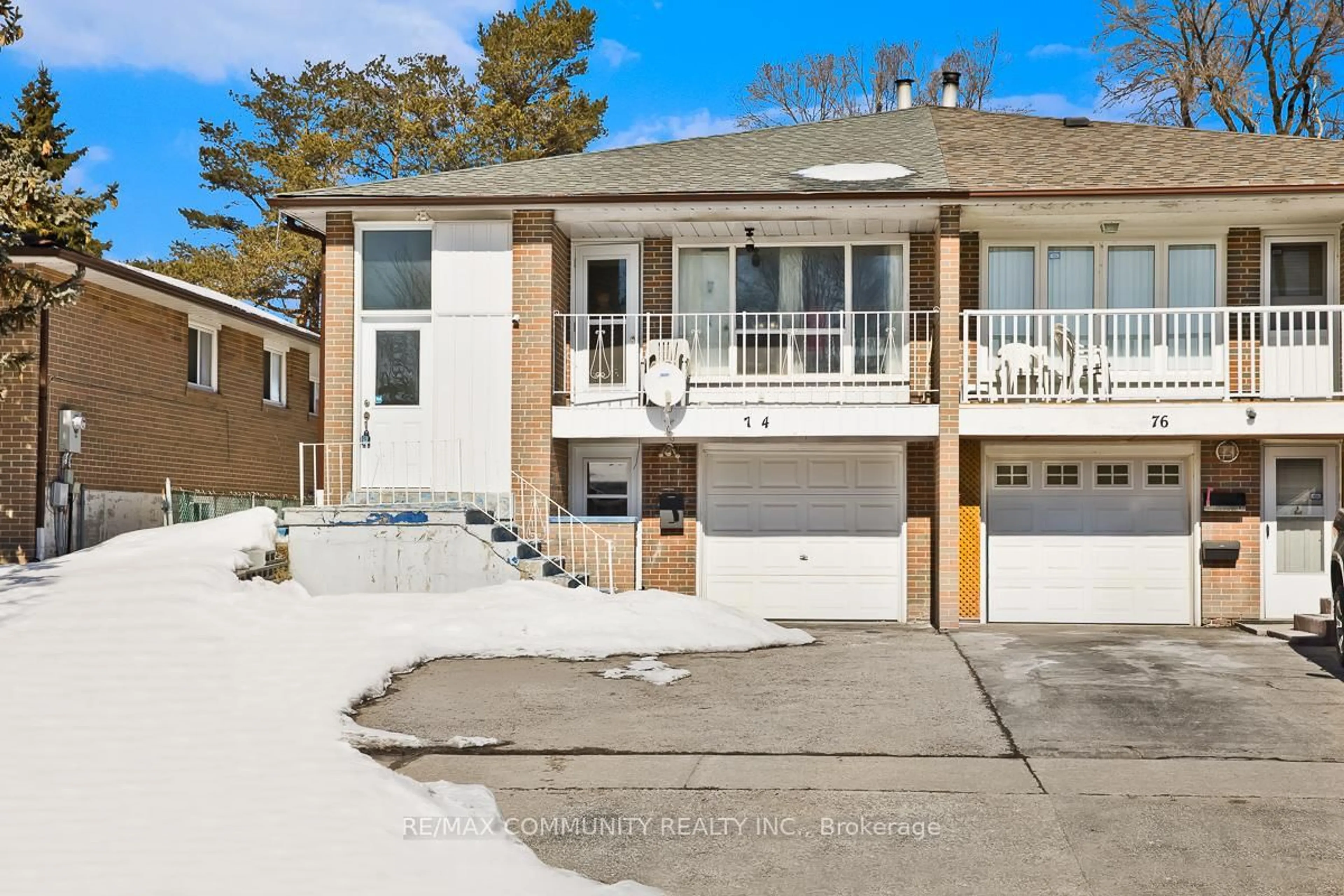 Home with vinyl exterior material, street for 74 Glenstroke Dr, Toronto Ontario M1S 2Z9