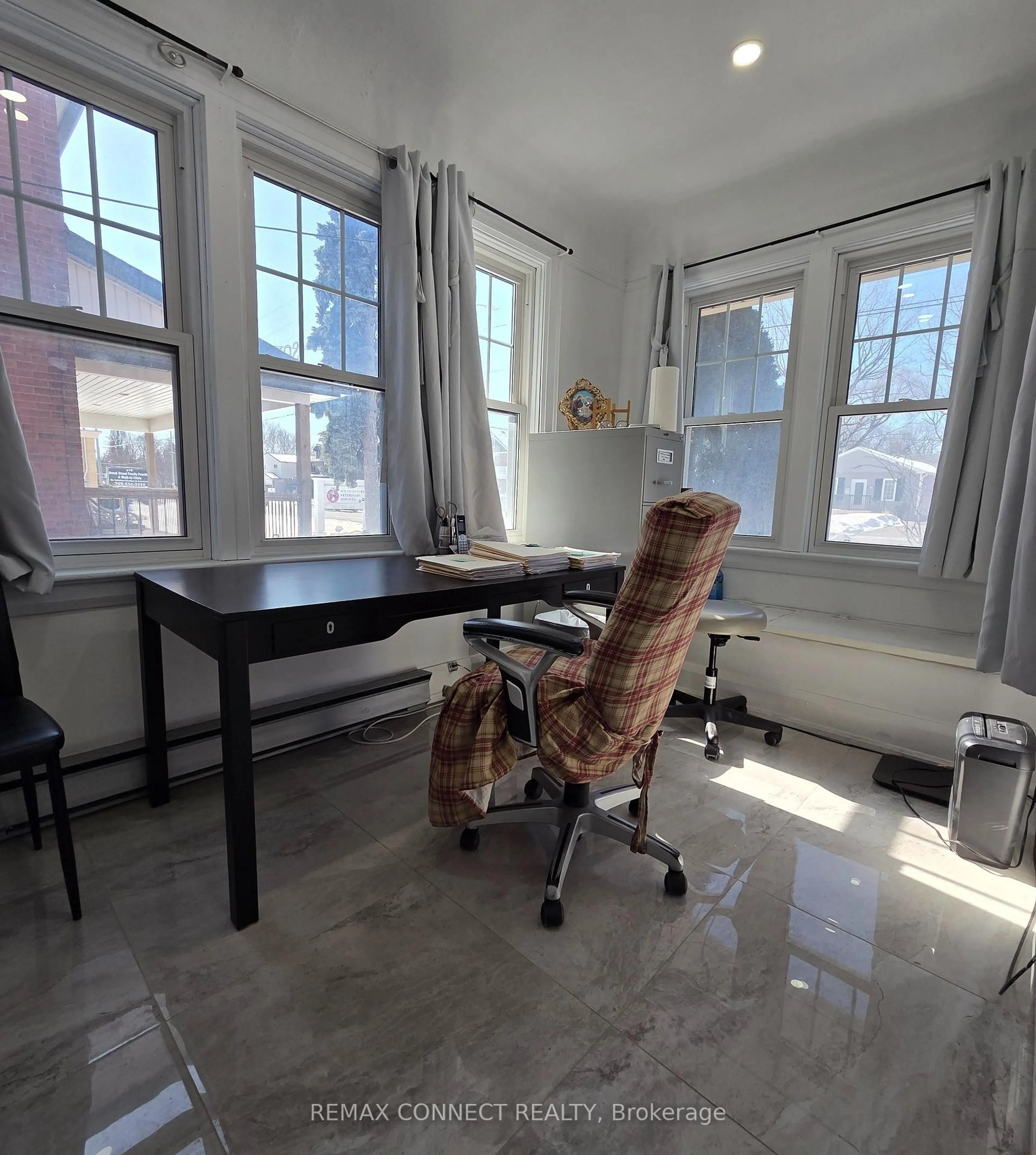 A pic of a room for 613 Brock St, Whitby Ontario L1N 4L1