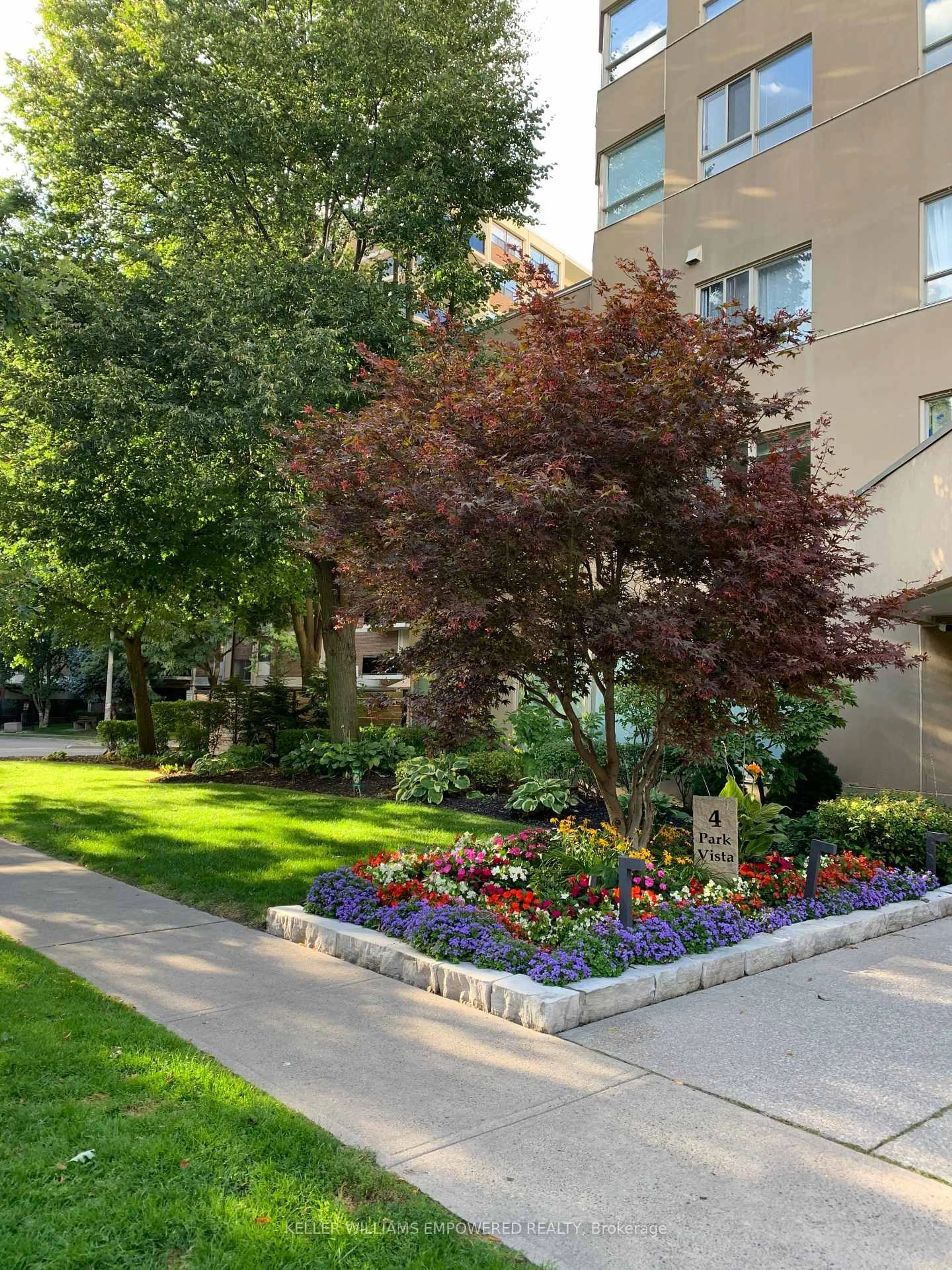 Patio, street for 4 Park Vista Cres #1403, Toronto Ontario M4B 3M8