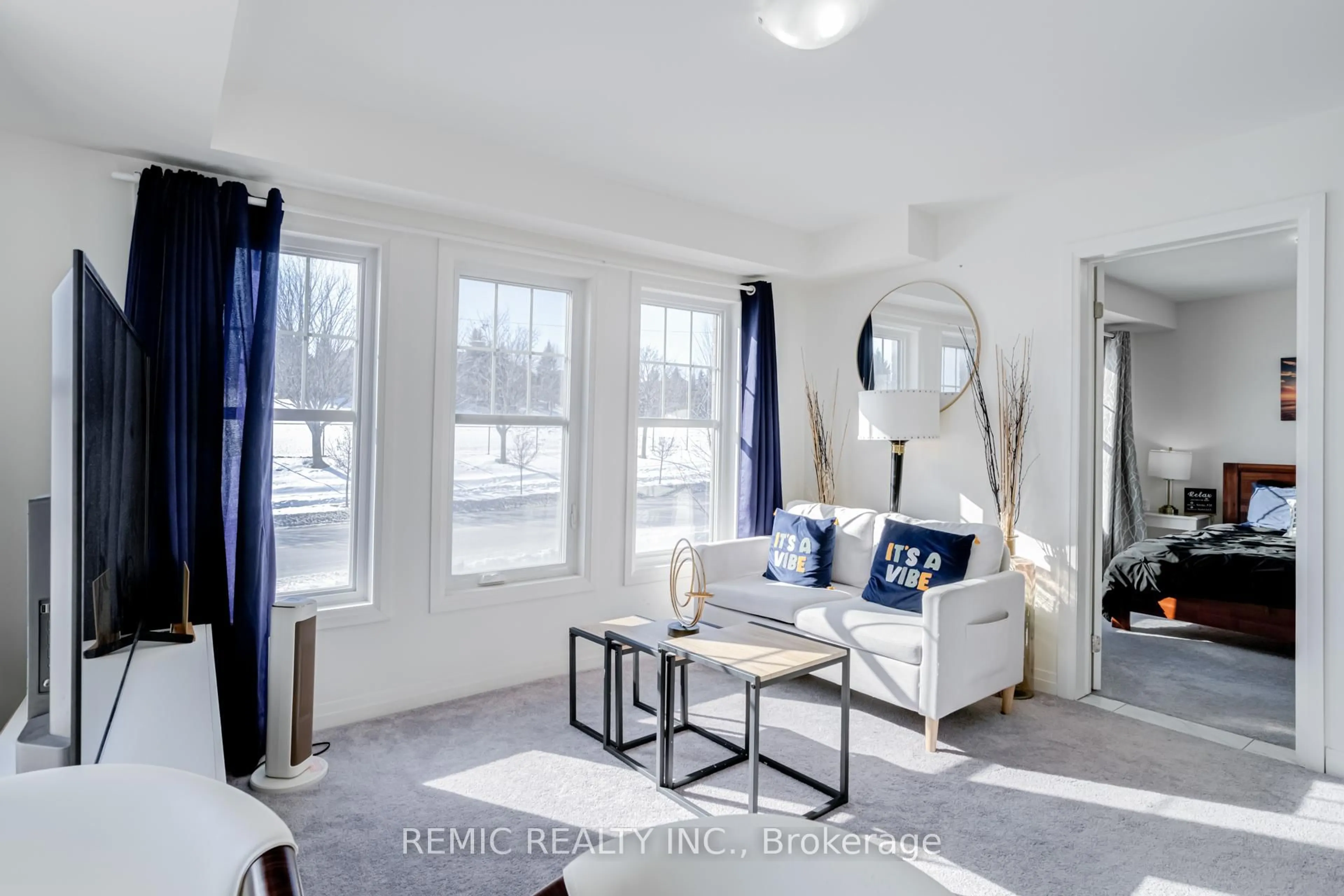 Living room with furniture, unknown for 1423 Green Rd, Clarington Ontario L1C 7E8