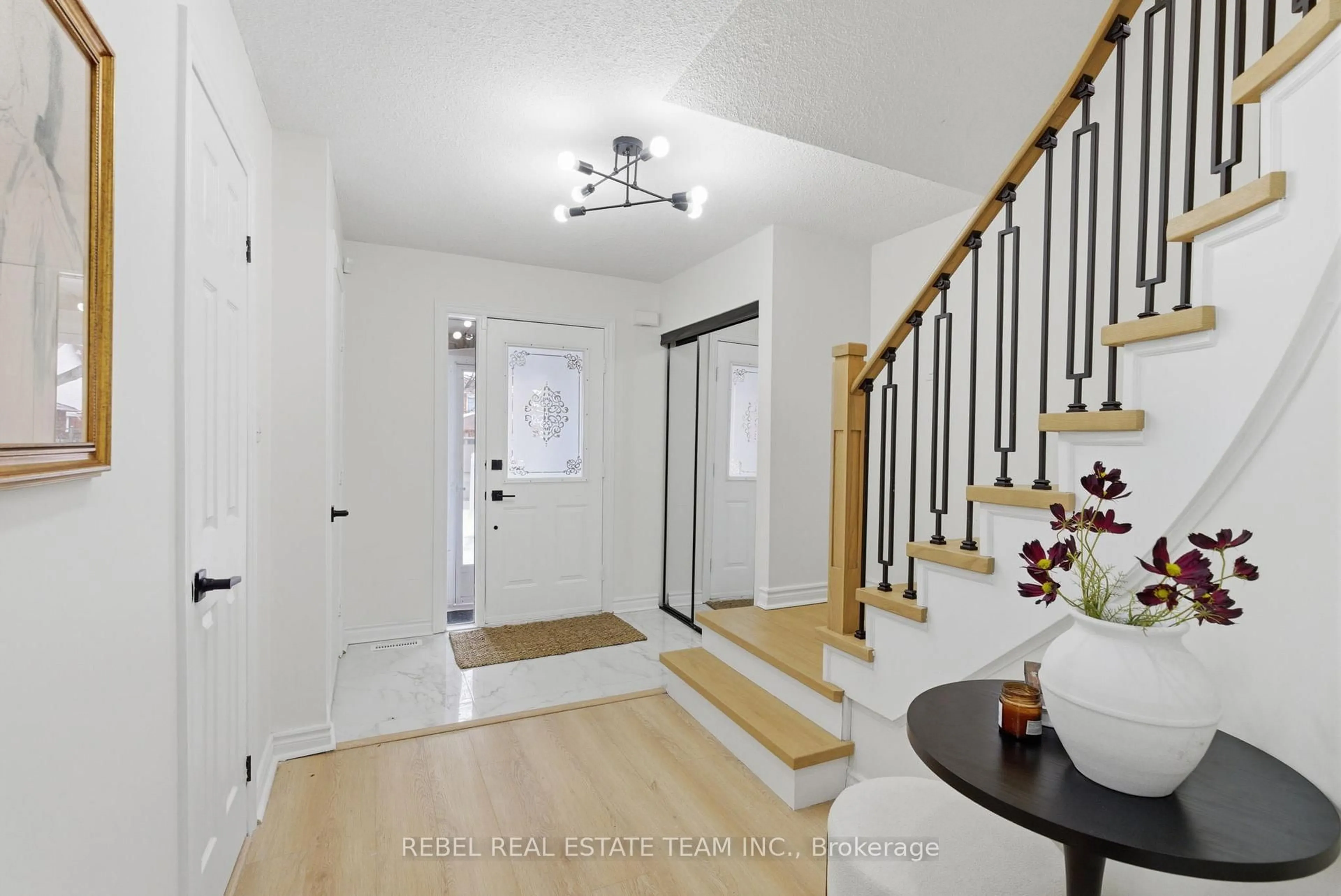 Indoor entryway for 89 Hewitt Cres, Ajax Ontario L1S 7B6