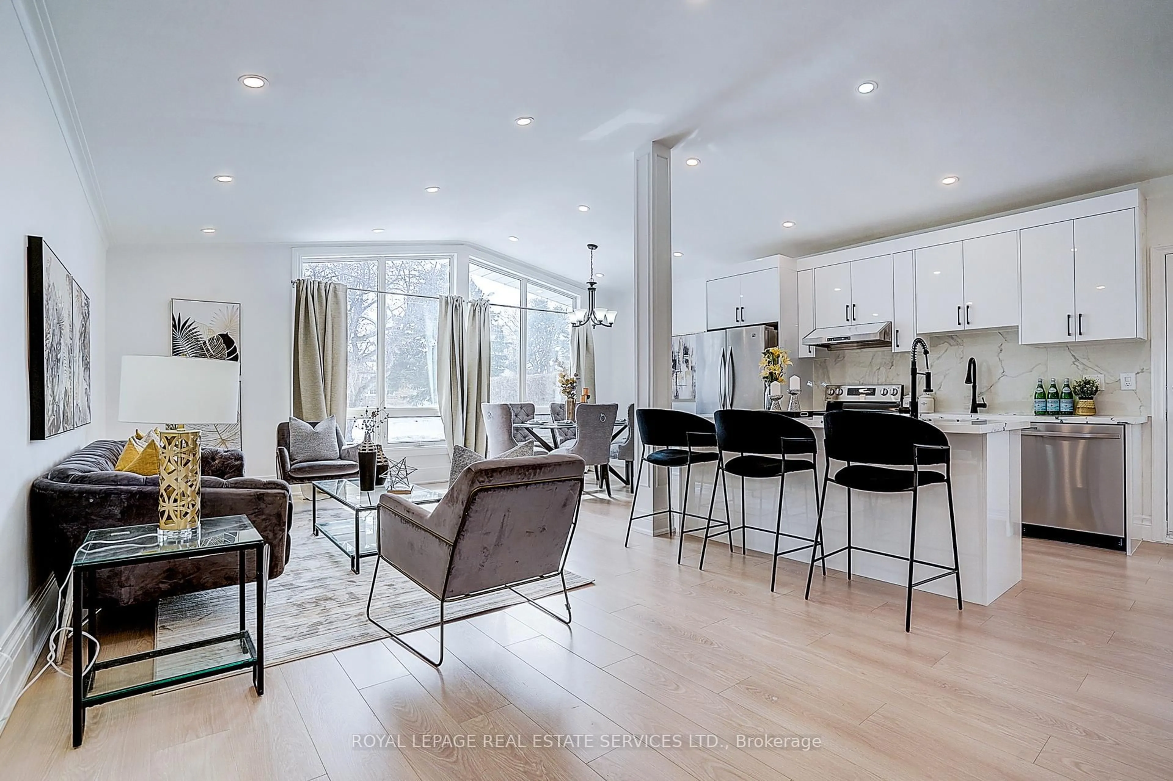 Open concept kitchen, unknown for 21 Holford Cres, Toronto Ontario M1T 1L9