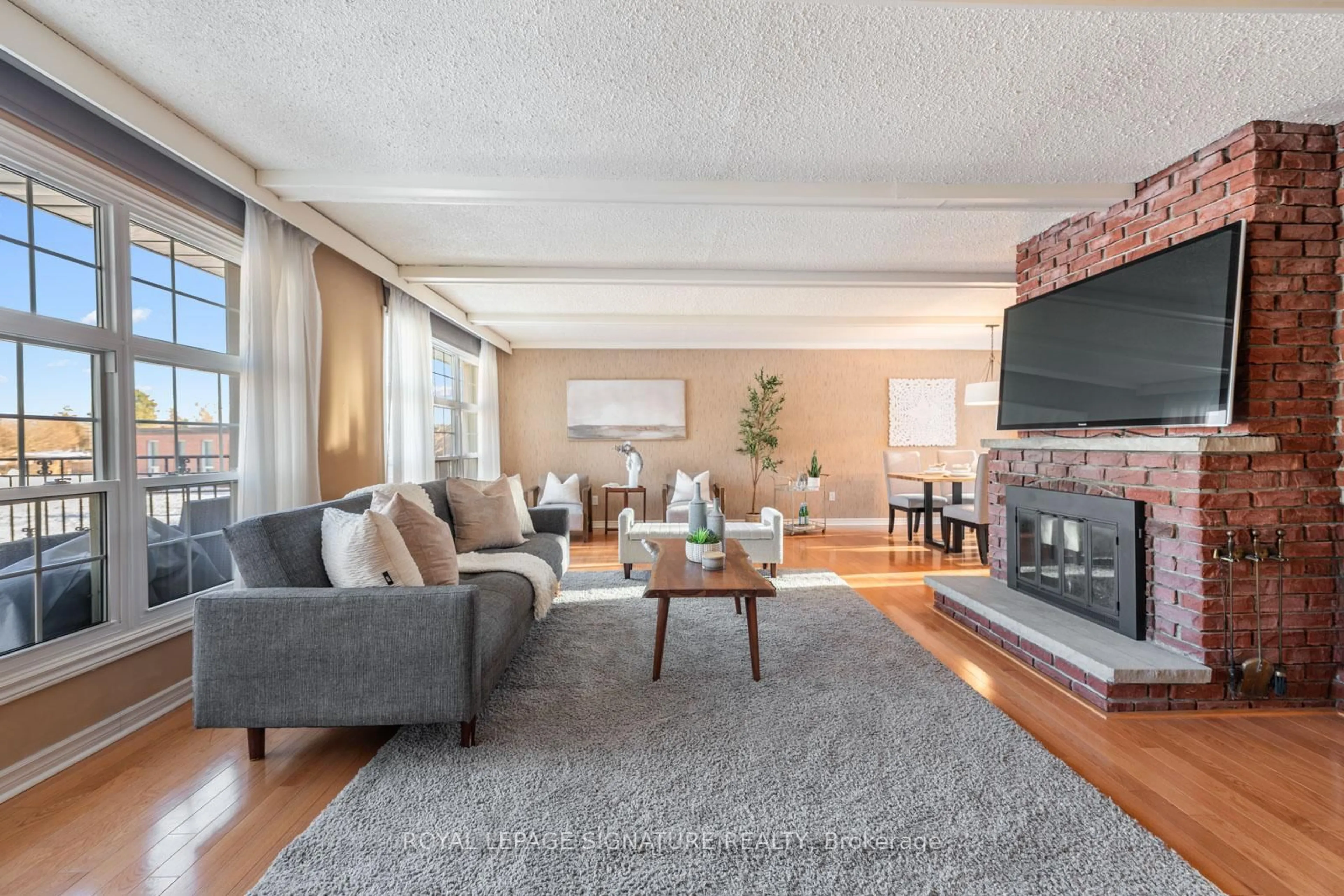 Living room with furniture, unknown for 420 Brownfield Gdns, Toronto Ontario M1C 2Y7