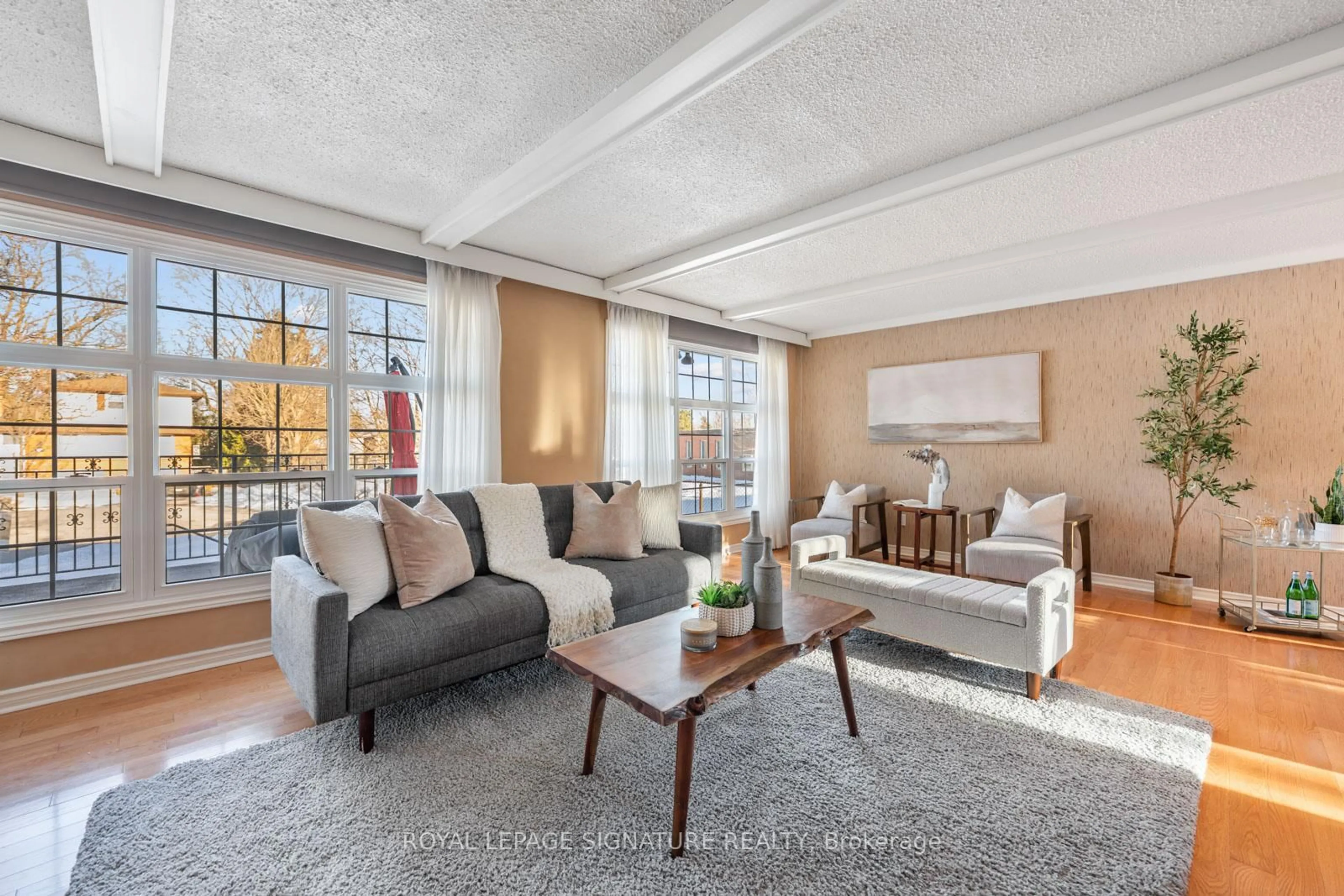 Living room with furniture, unknown for 420 Brownfield Gdns, Toronto Ontario M1C 2Y7