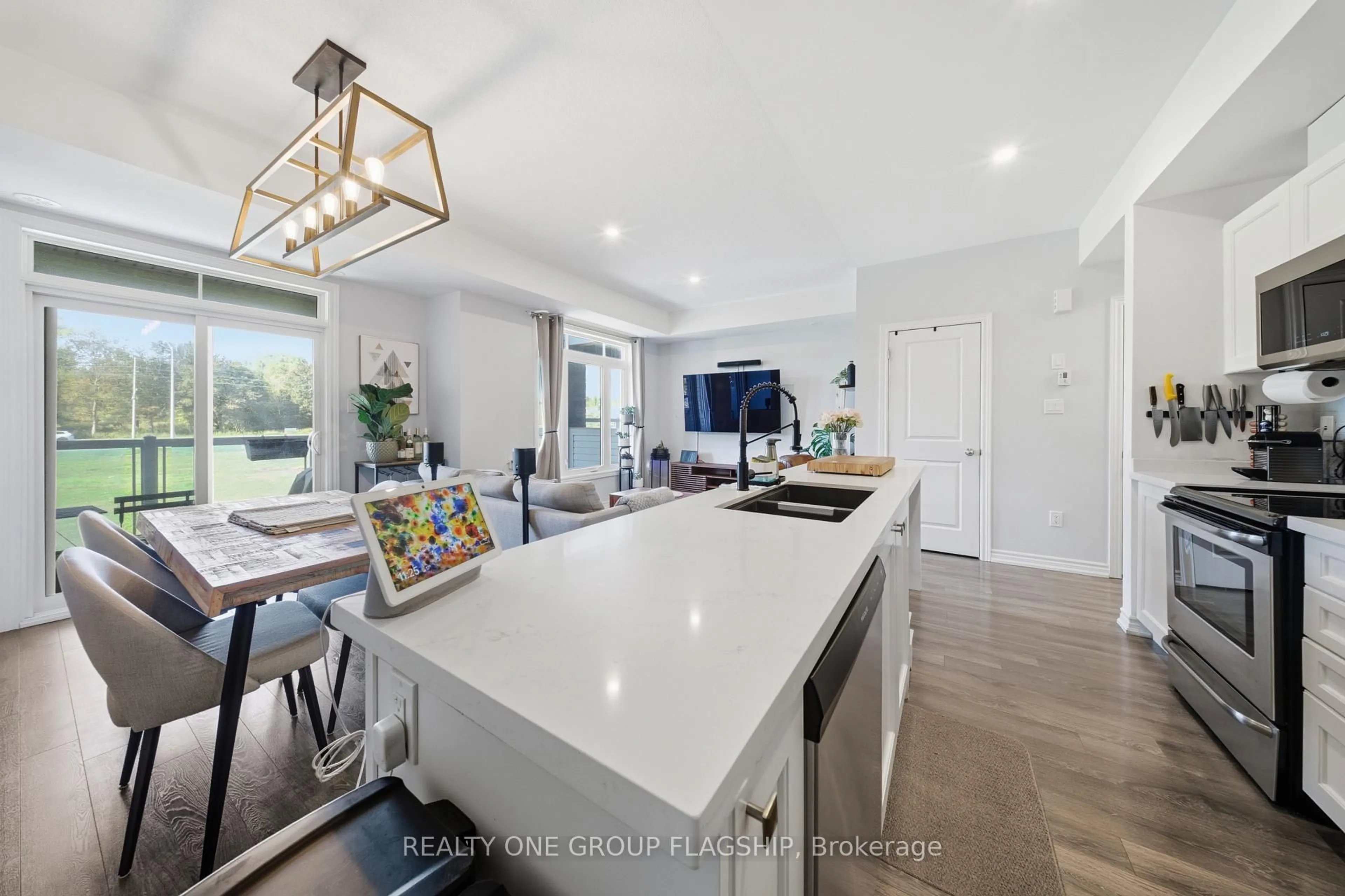 Open concept kitchen, ceramic/tile floor for 2613 Garrison Crossing, Pickering Ontario L1X 0E5