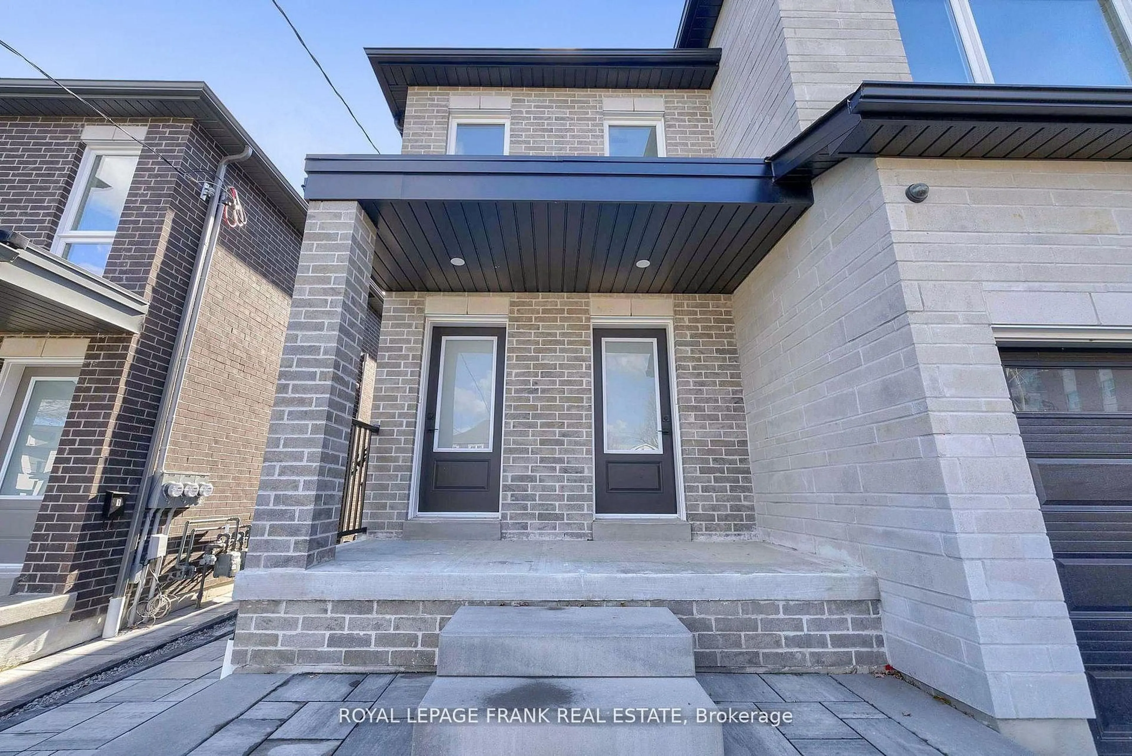 Home with brick exterior material, street for 327 Anderson Ave, Oshawa Ontario L1J 2N8