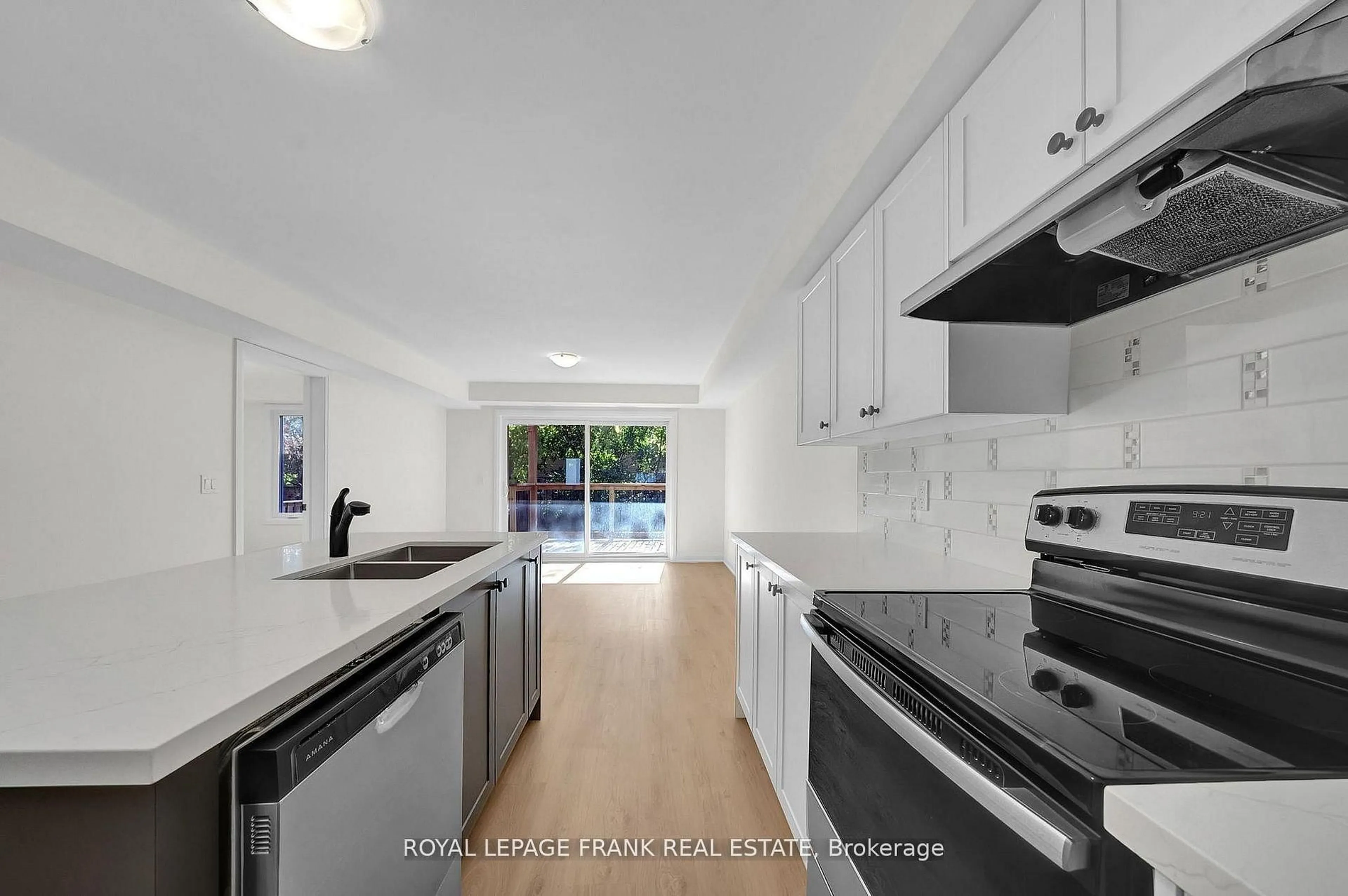 Unknown for 327 Anderson Ave, Oshawa Ontario L1J 2N8