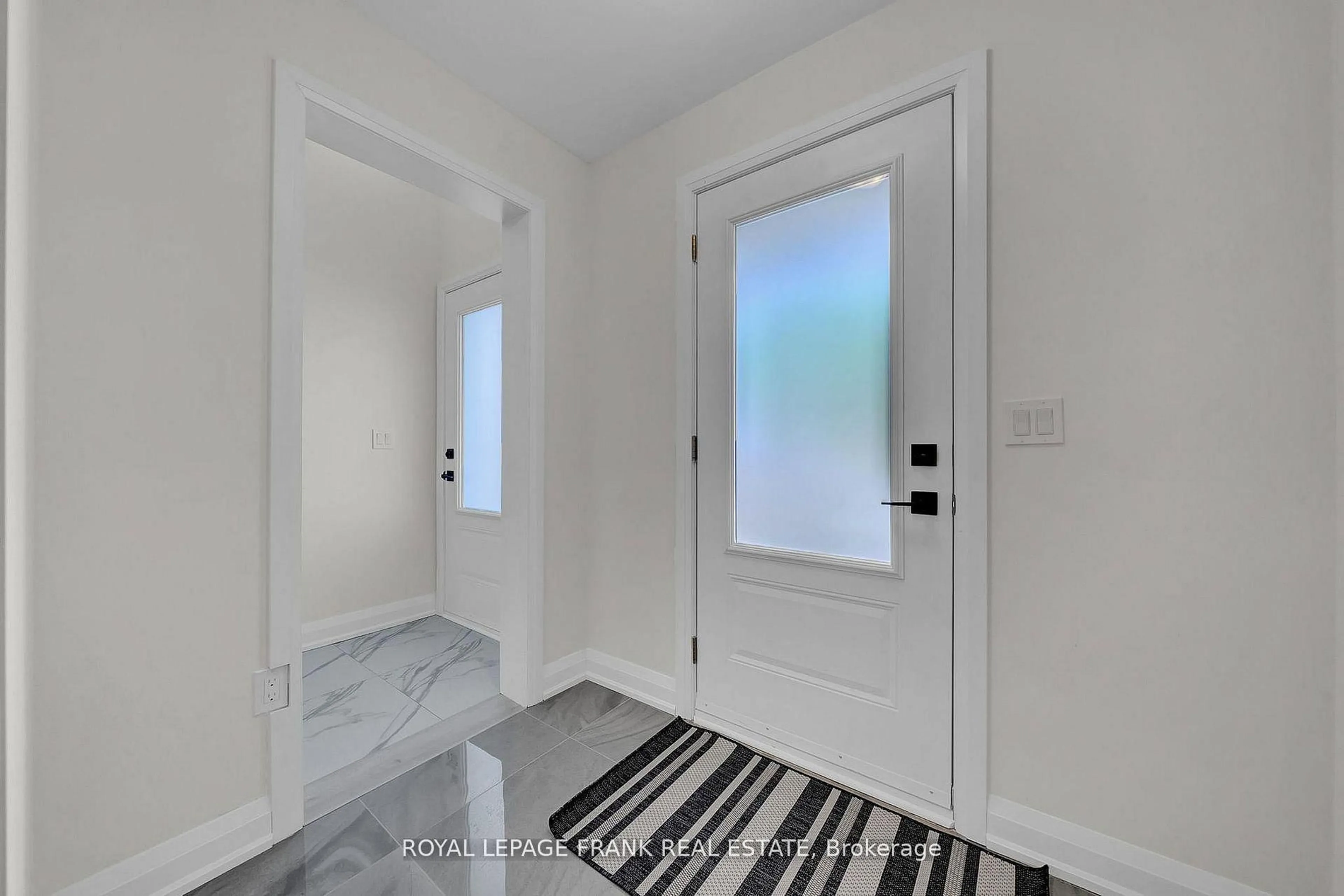 Indoor entryway for 329 Anderson Ave, Oshawa Ontario L1J 2N8