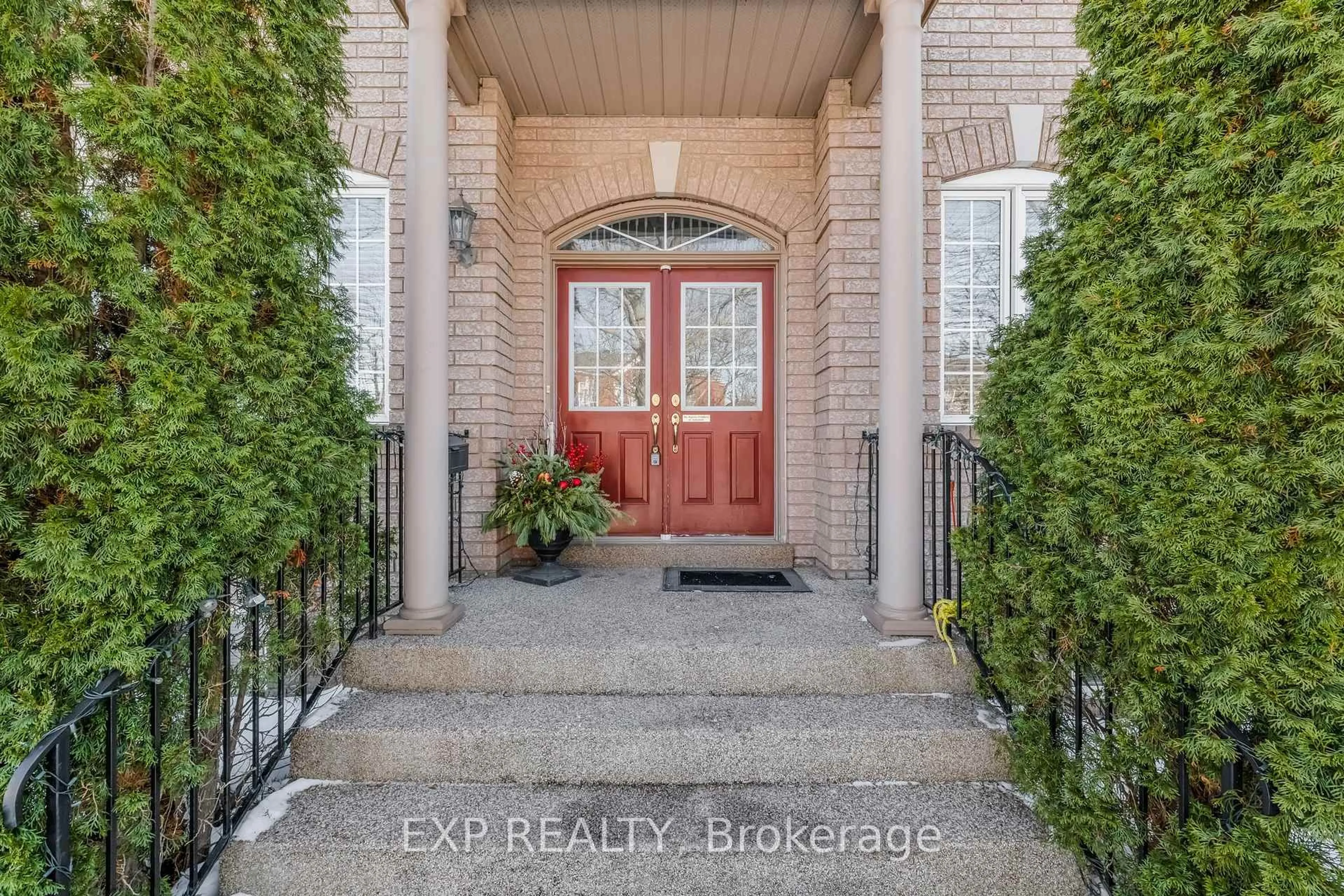 Indoor entryway for 56 Moreau Tr, Toronto Ontario M1L 4V3