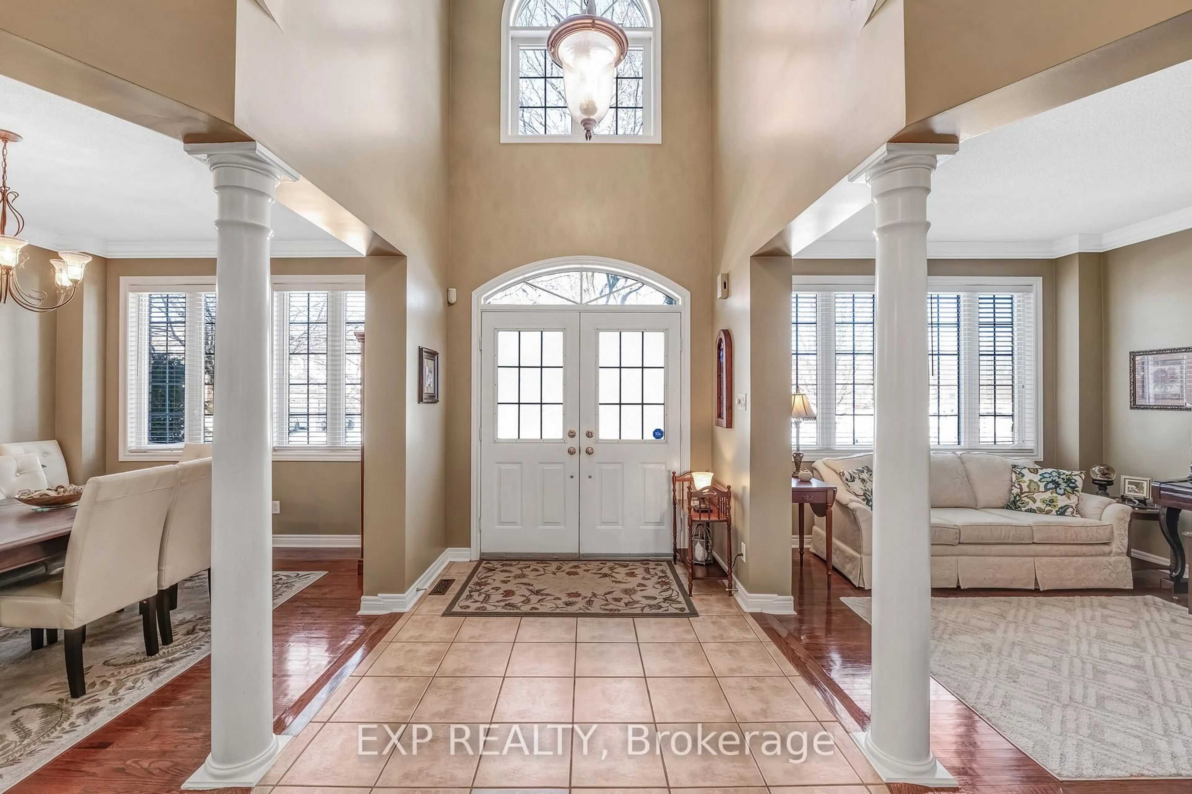 Indoor entryway for 56 Moreau Tr, Toronto Ontario M1L 4V3