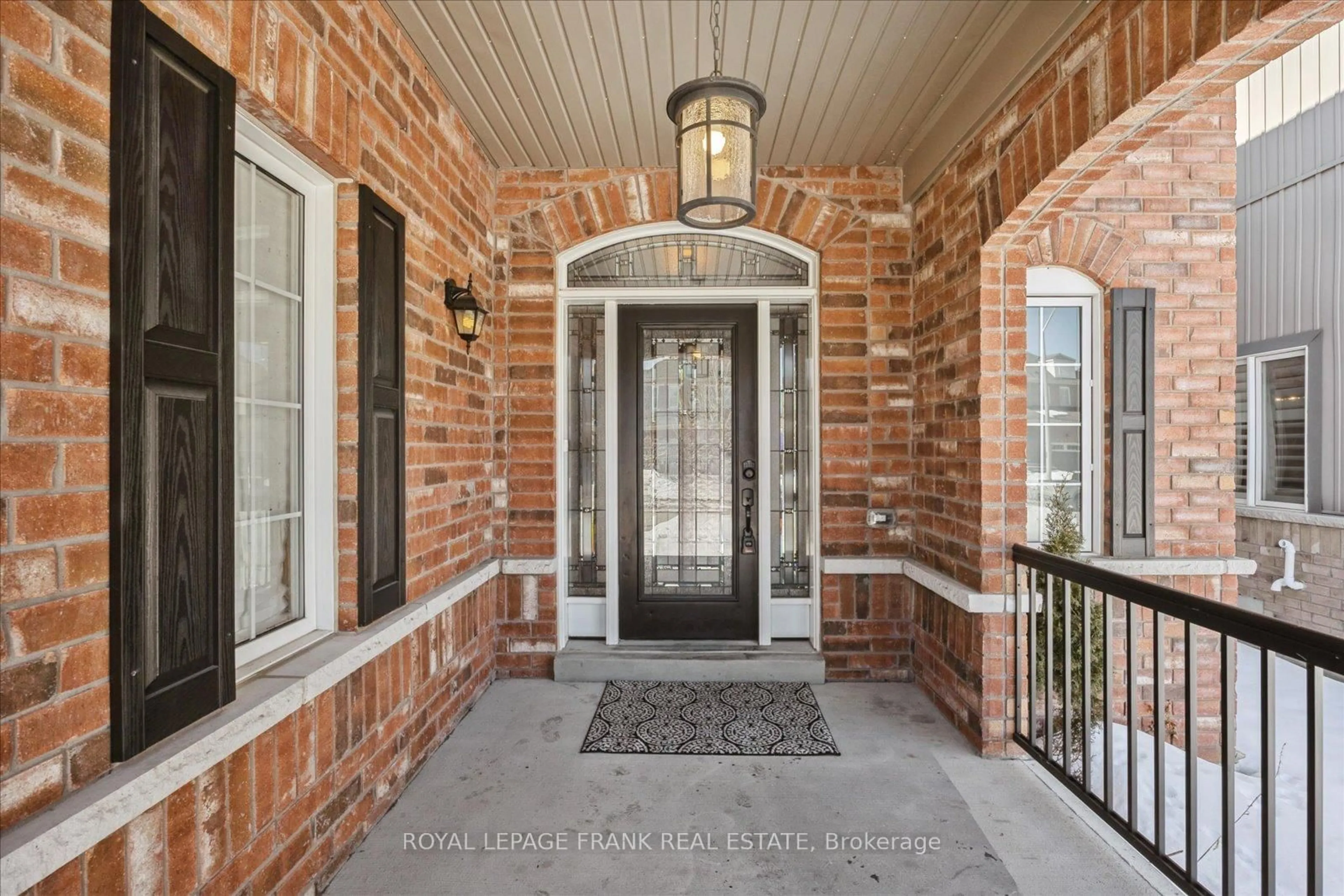 Indoor entryway for 193 Kenneth Cole Dr, Clarington Ontario L1C 0S6