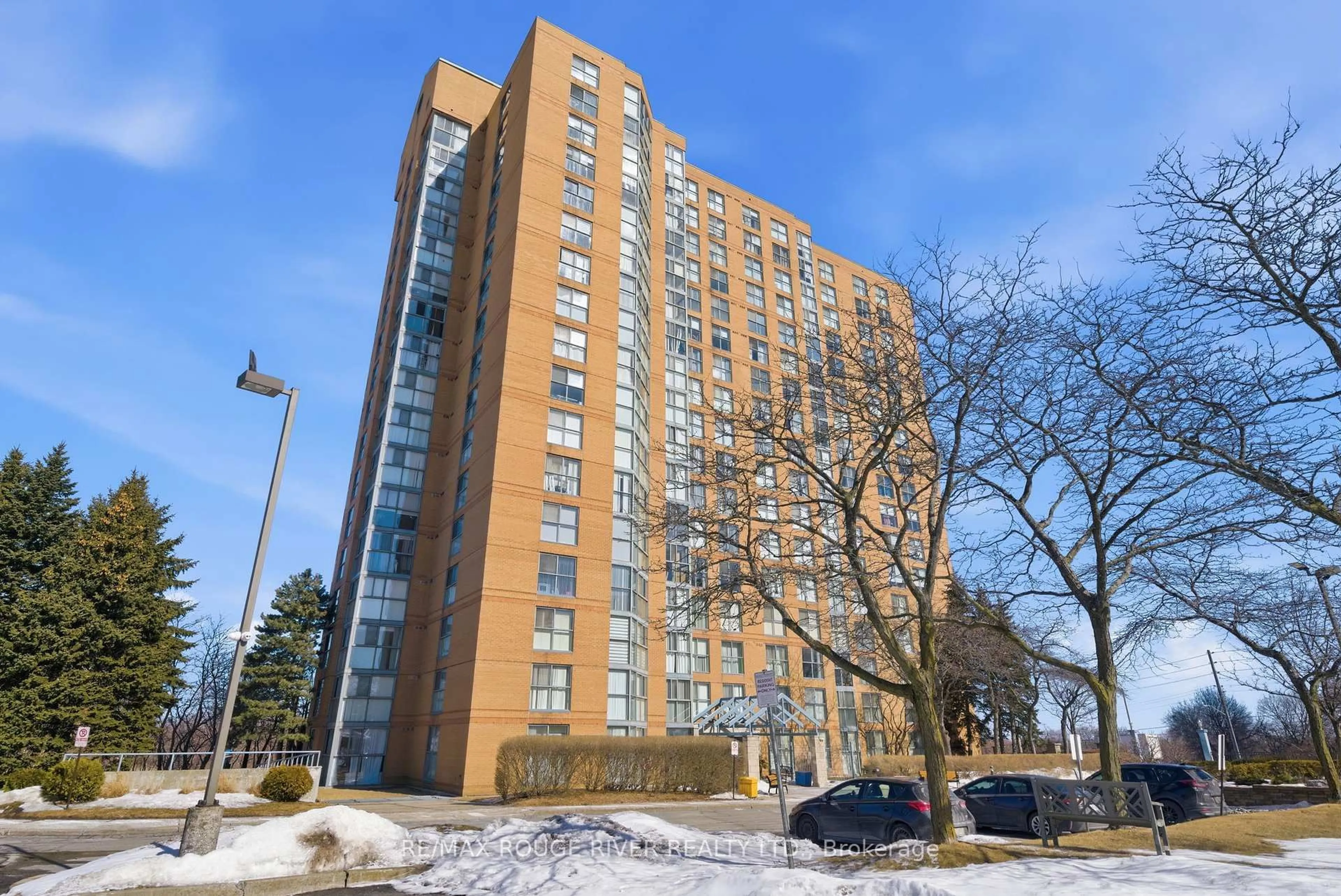 Indoor foyer for 90 Dale Ave #507, Toronto Ontario M1J 3N4