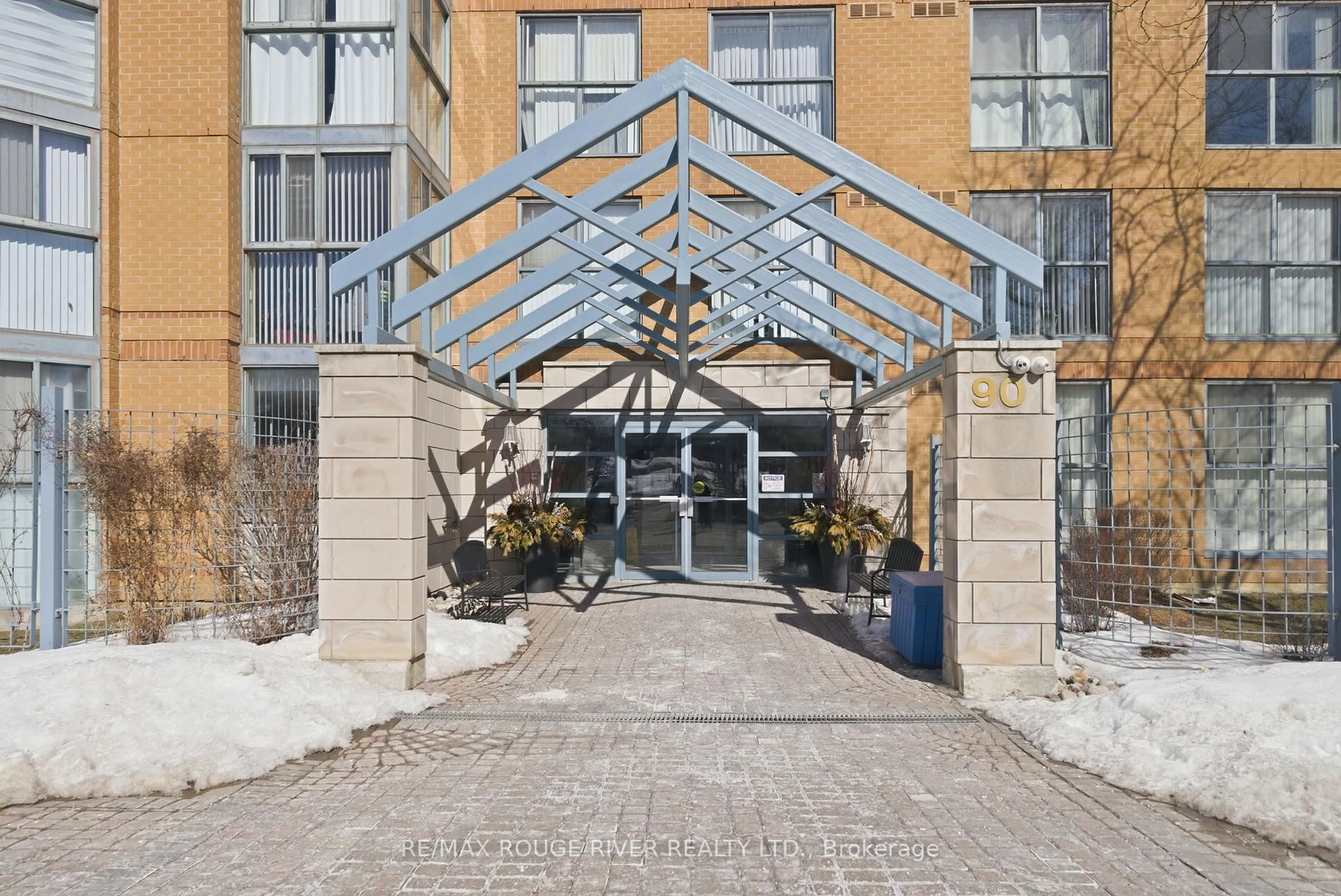 Indoor foyer for 90 Dale Ave #507, Toronto Ontario M1J 3N4