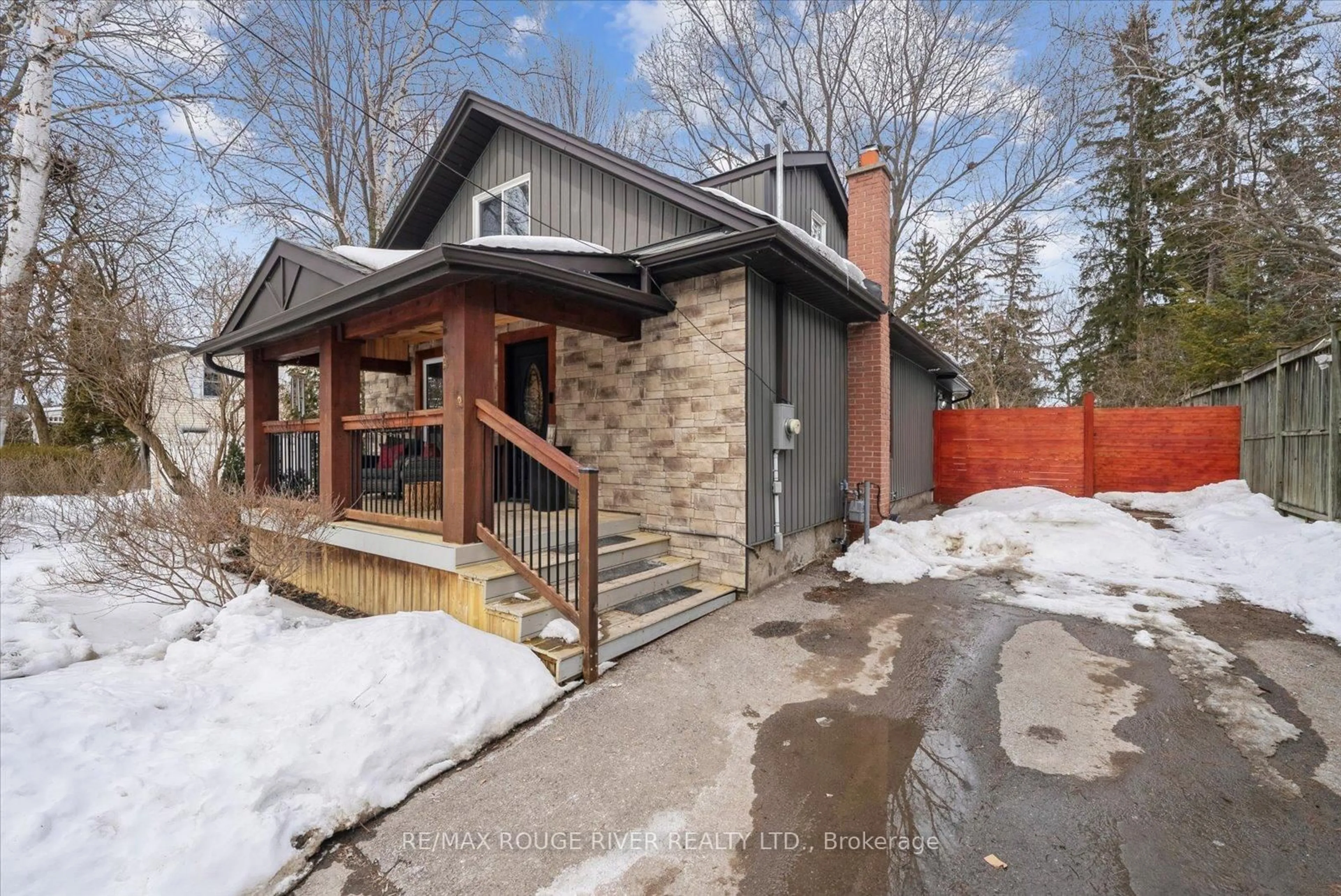 Home with brick exterior material, street for 28 Columbus Rd, Oshawa Ontario L1H 7K4