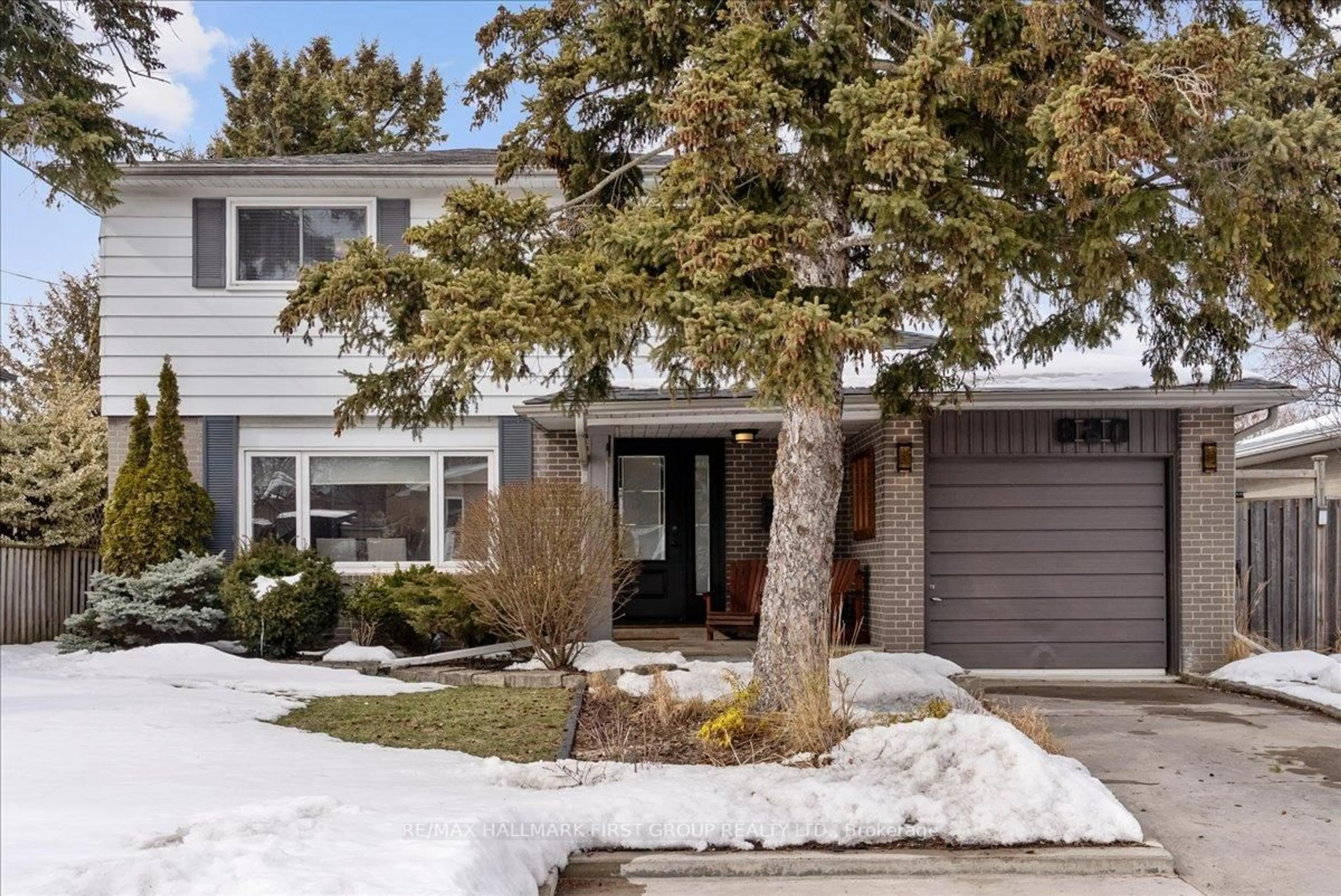 Unknown for 820 Sanok Dr, Pickering Ontario L1W 2R2