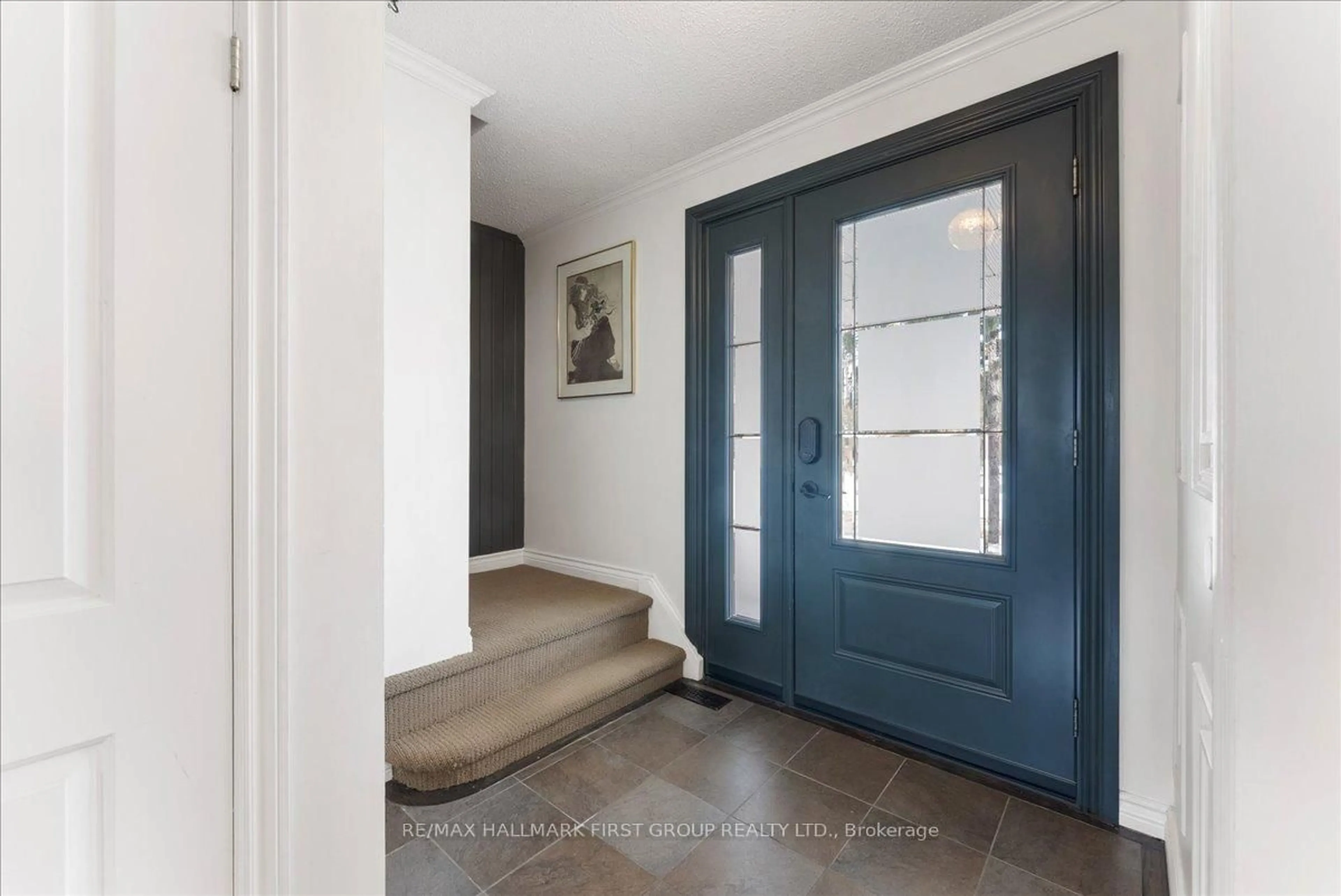 Indoor entryway for 820 Sanok Dr, Pickering Ontario L1W 2R2