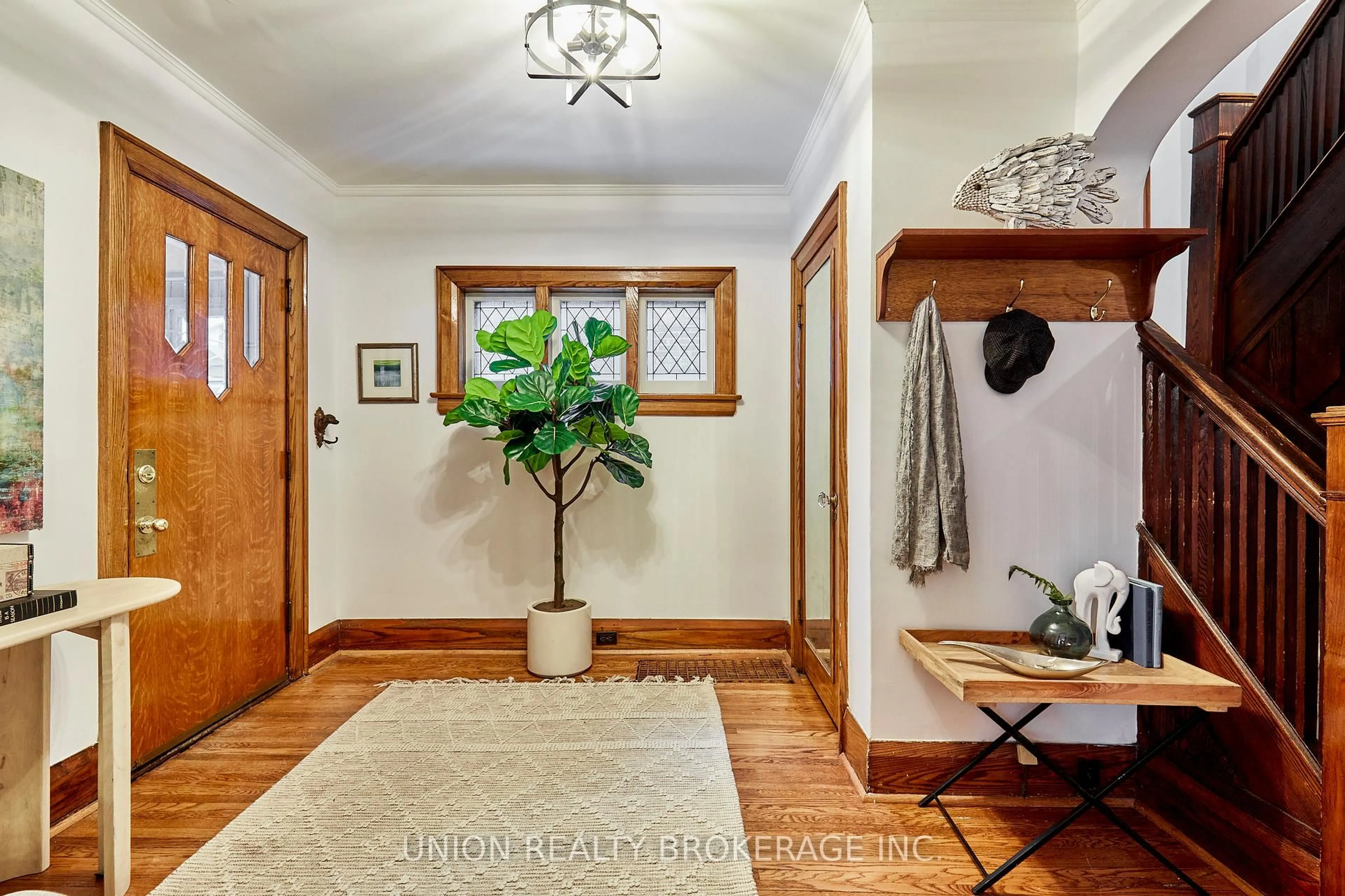 Indoor entryway for 345 Kingswood Rd, Toronto Ontario M4E 3N8